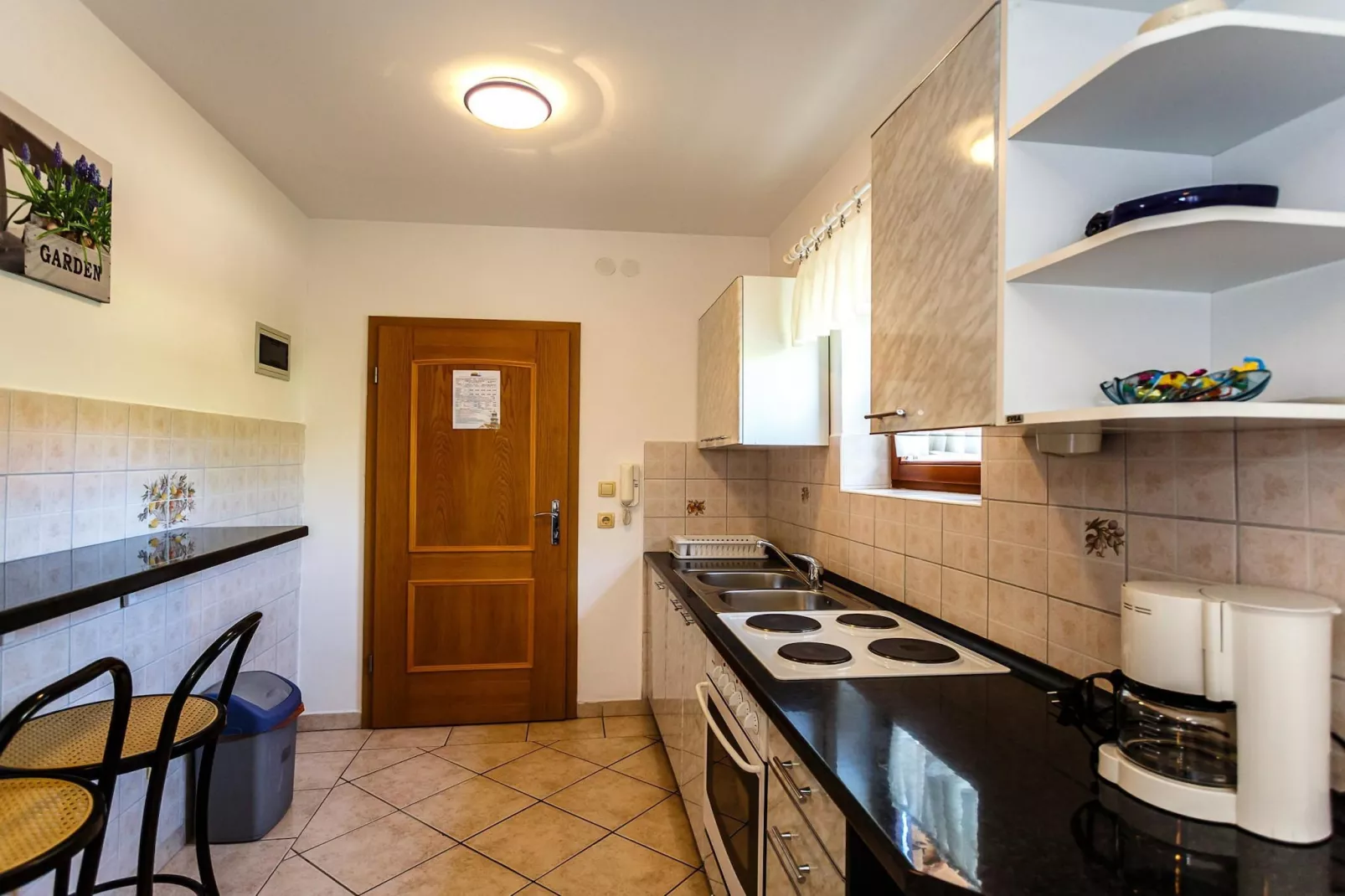 Comfortable and Sunny Krk Apartment - One Bedroom Apartment with Terrace-Küche