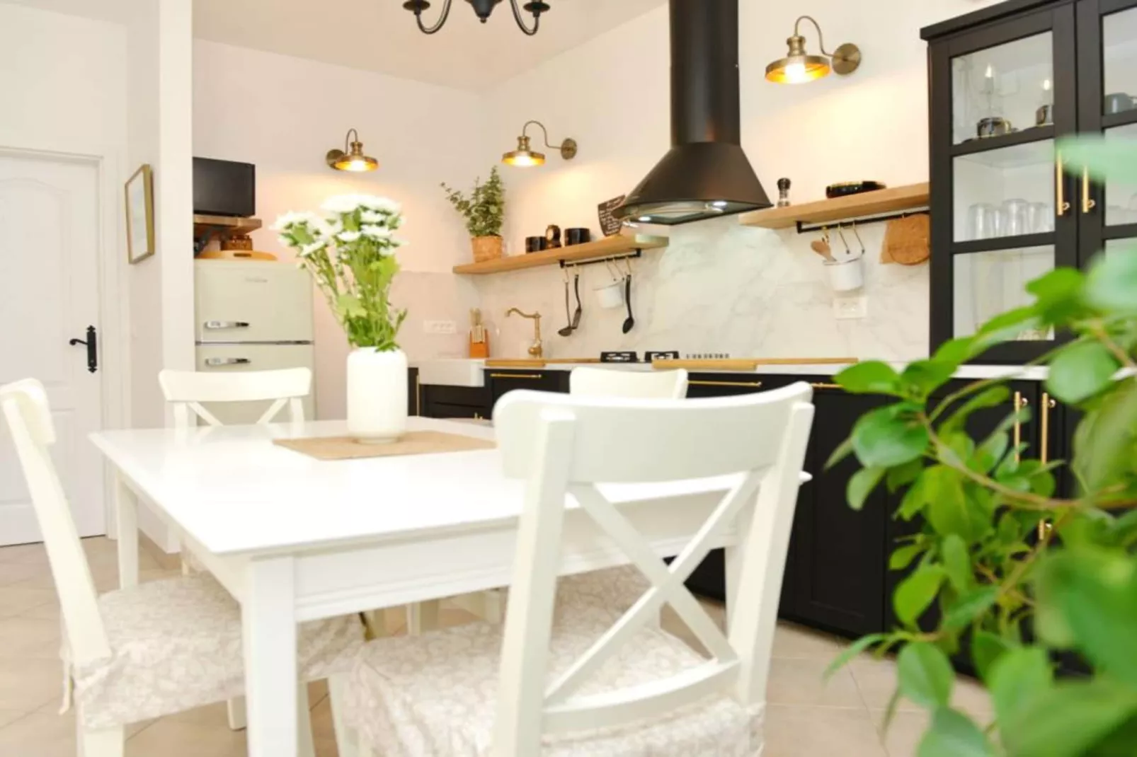 Two-Bedroom Apartment (Maslina)-Küche