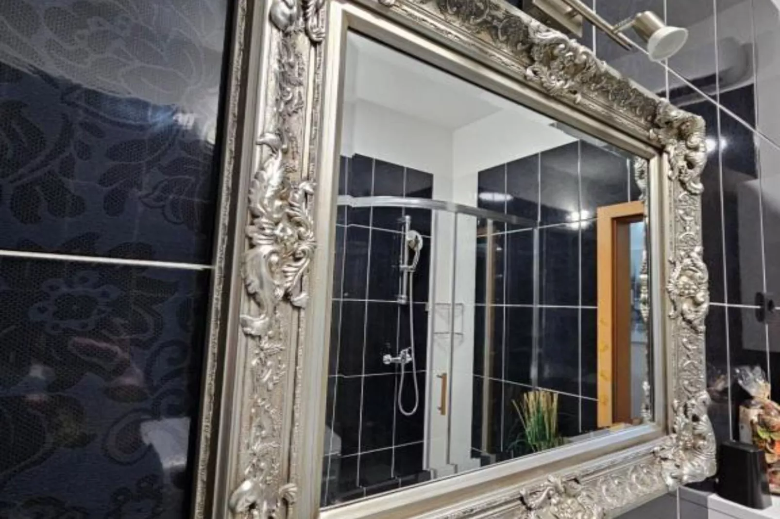 One-Bedroom Apartment With Garden View-Bathroom