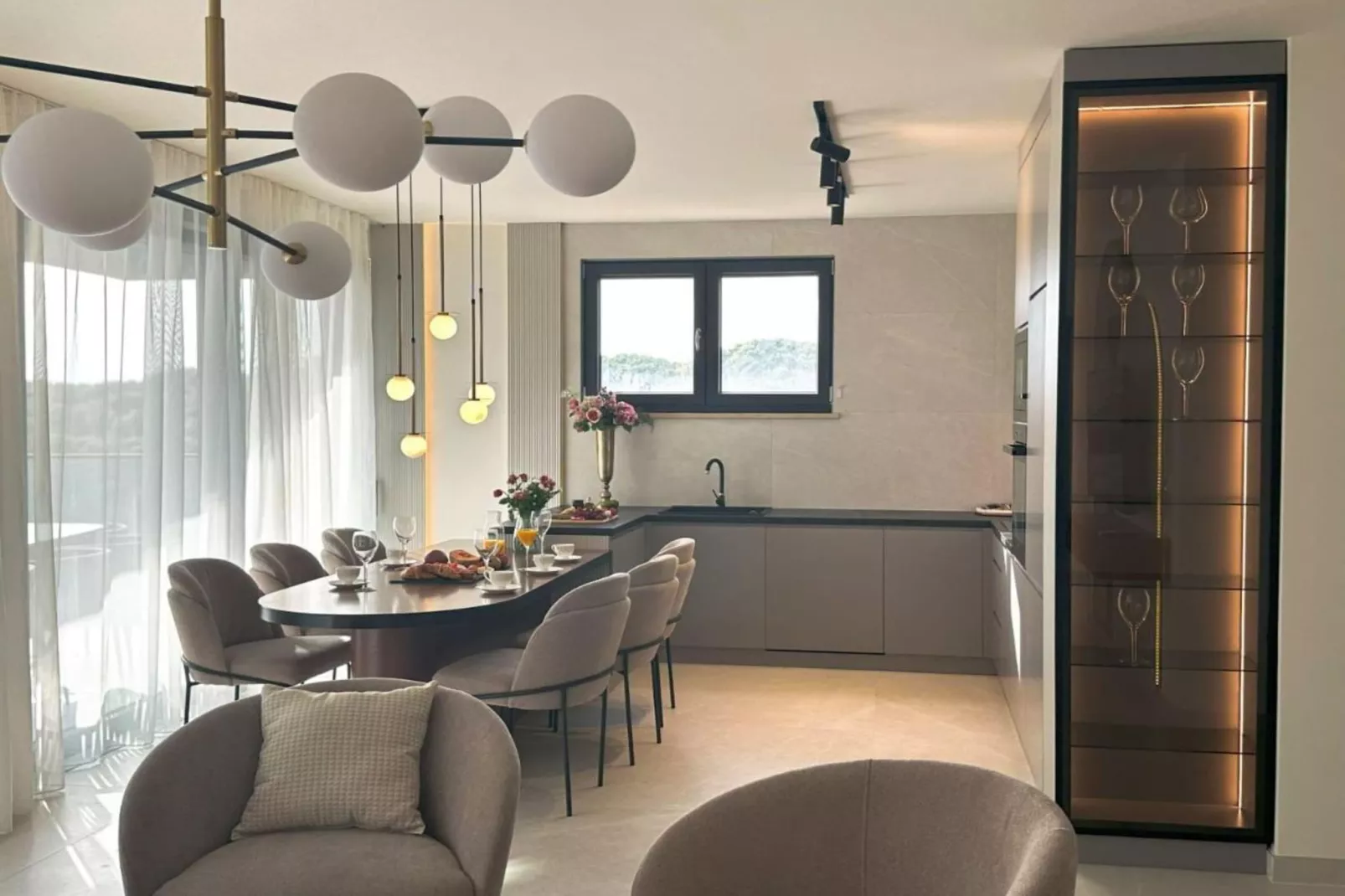 Leonarda Waterfront Residences- Three-Bedroom Penthouse with Infinity Pool (The Skyview Penthouse) - S4-Kitchen