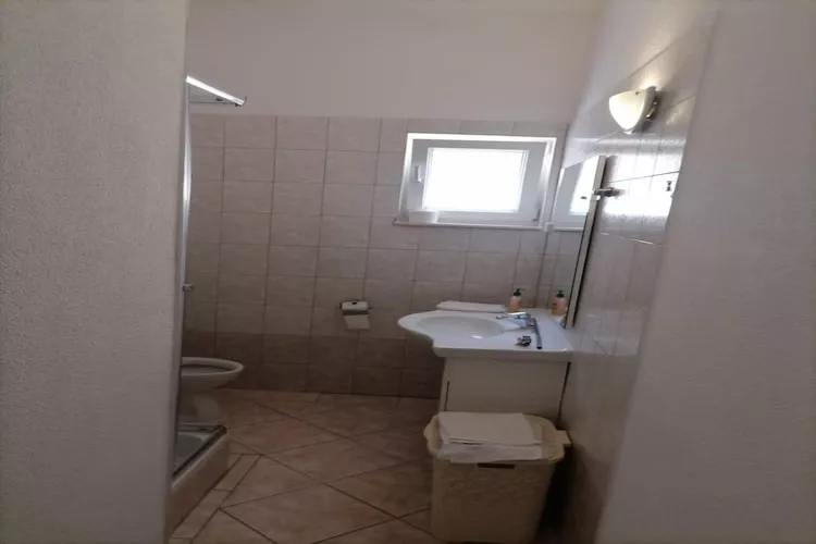 Apartments Libertas - Two bedroom apartment with Balcony and Sea View -  (11)-Bathroom