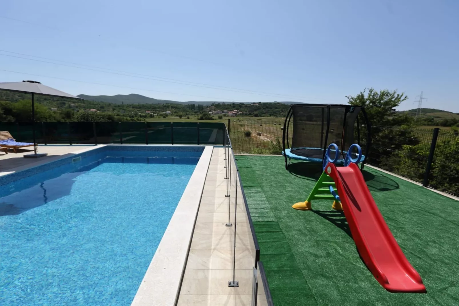 Holiday Home Marana - Five Bedroom Holiday Home-Piscine