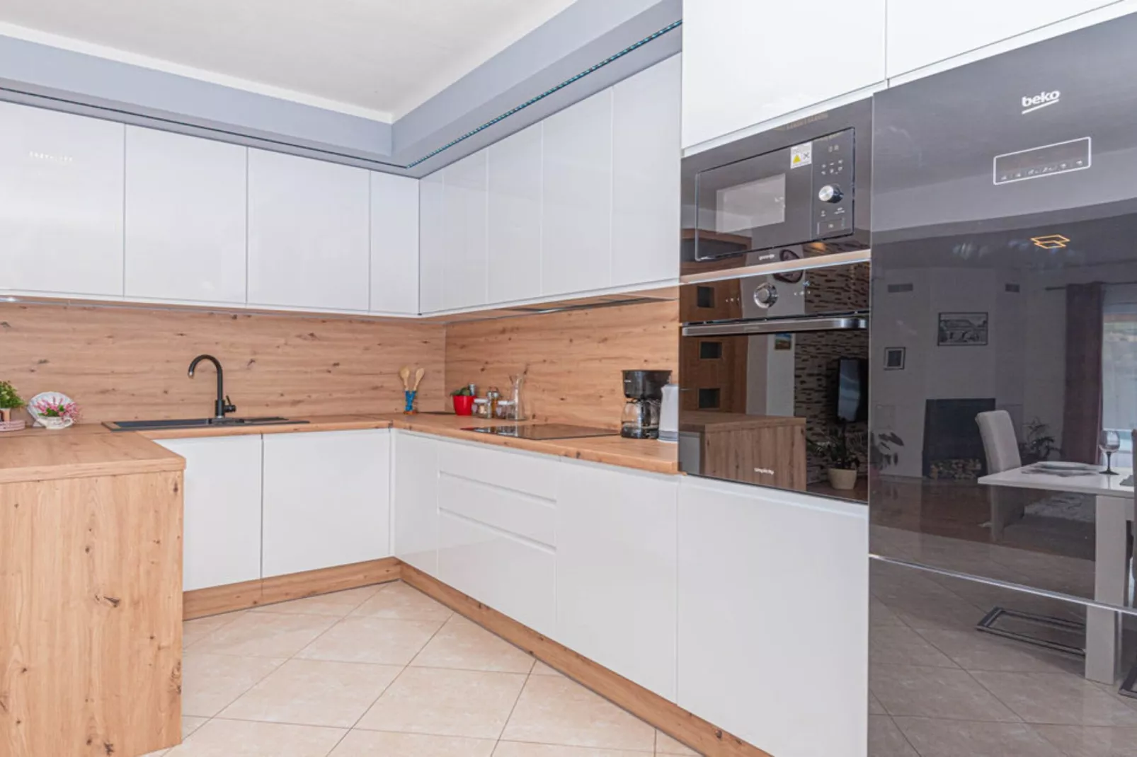 Villa Maria with Outdoor Pool - Five Bedroom Villa with Outdoor Pool-Kitchen