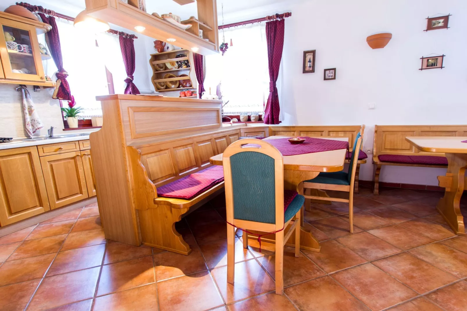 Rustic Charm Cottage Country House with Sauna - Five Bedroom  Holiday Home with Sauna-Kitchen