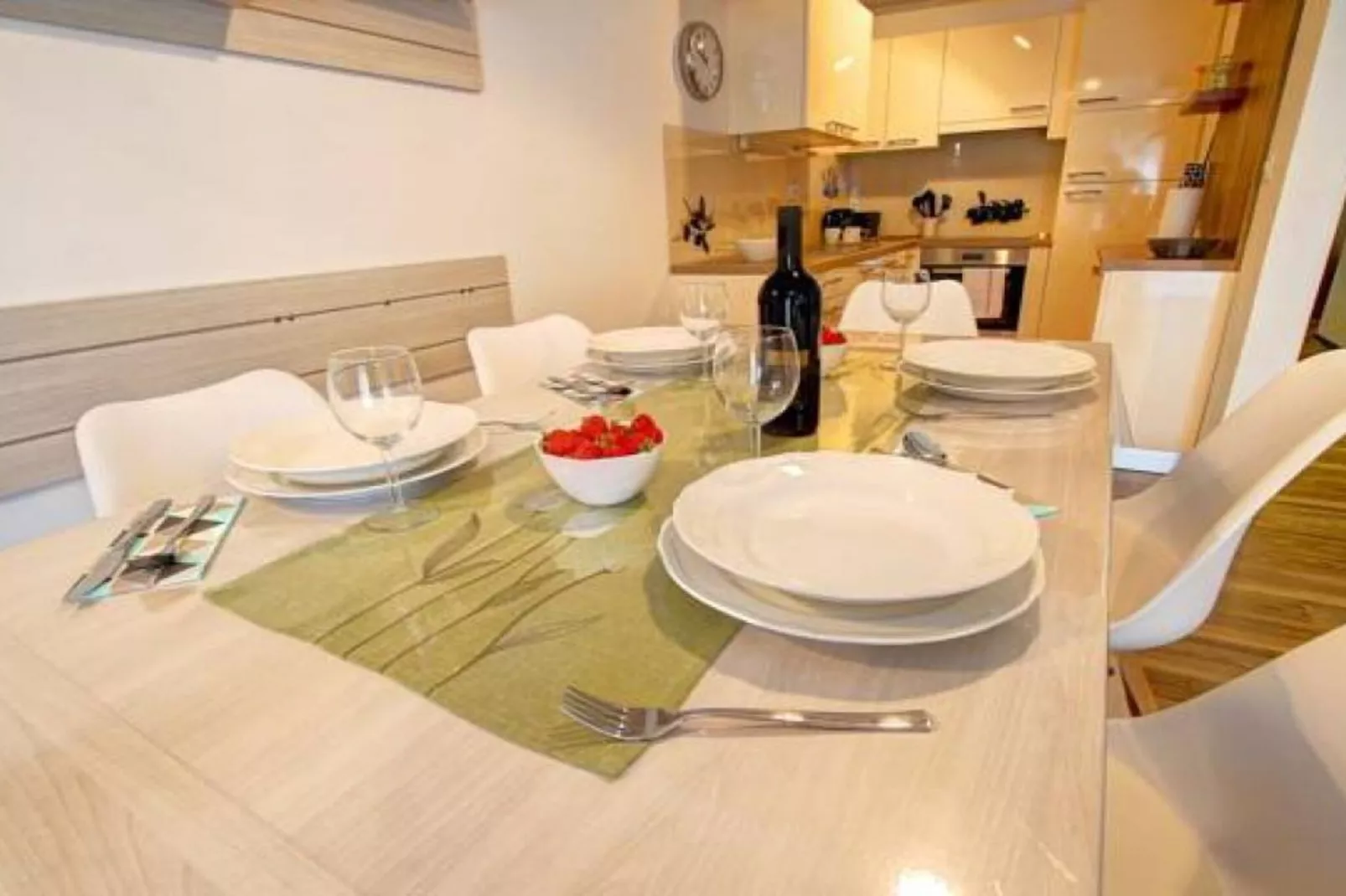 Stylish Retreat with BBQ and Modern Amenities near Terme - Three Bedroom Apartment-Dining room