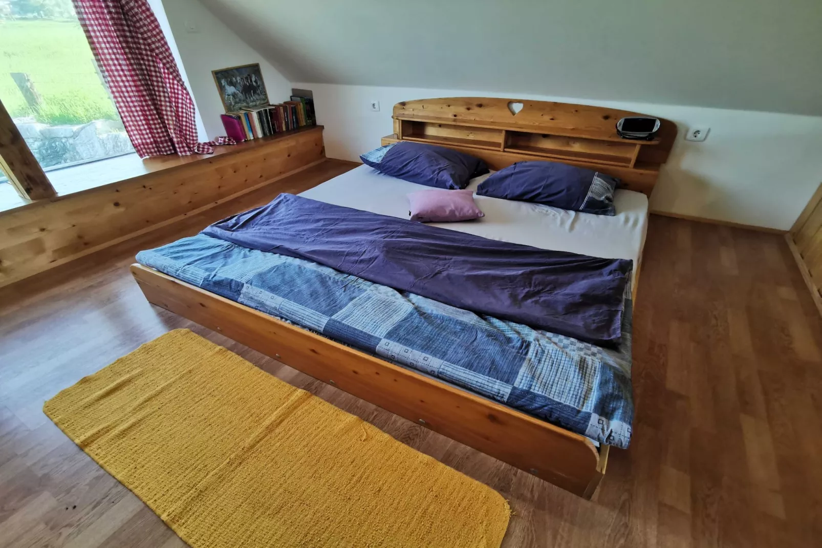 Visnja Gora Meadow Hideaway with Terrace - One Bedroom Cottage with Terrace (owner Hiška na skalci)-Schlafzimmer