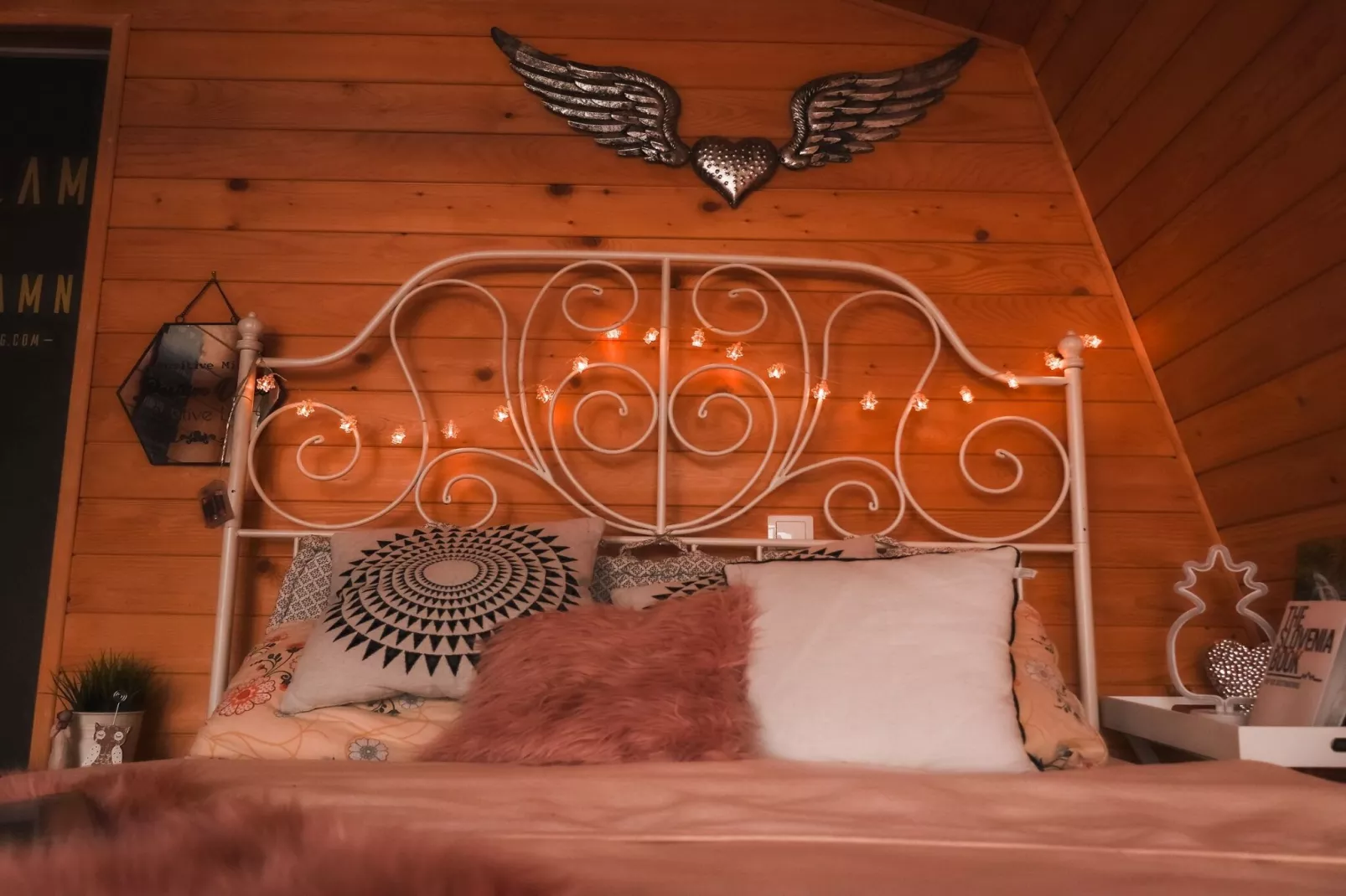 Rustic Refuge Glamping with Hot-Tub and Sauna - Double room with Terrace-Bedroom