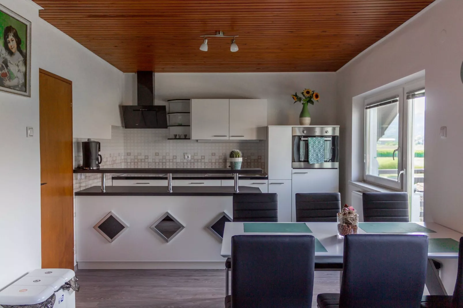 Cozy Holiday Home with Garden, BBQ, and Outdoor Dining Area in Rečica ob Savinji - Two Bedroom Apartment-Küche