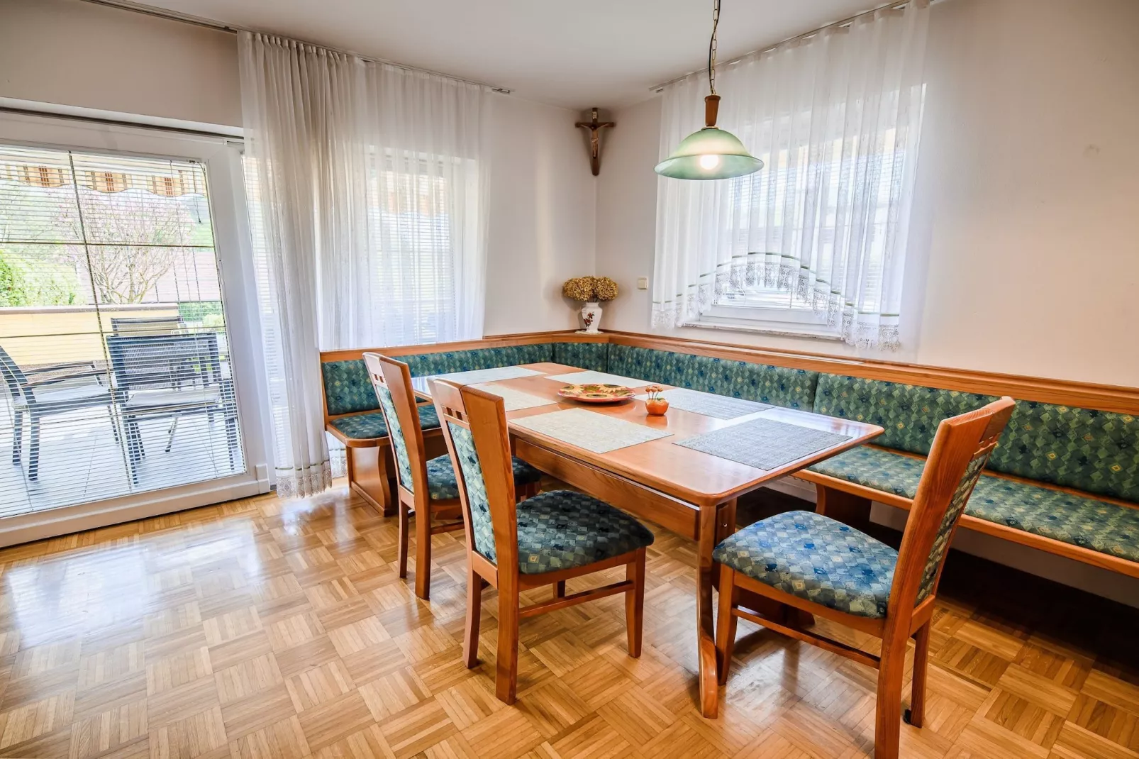 Sunny and Spacious Apartments with Terrace near Water Park - Three Bedroom Apartment with Terrace-Dining room