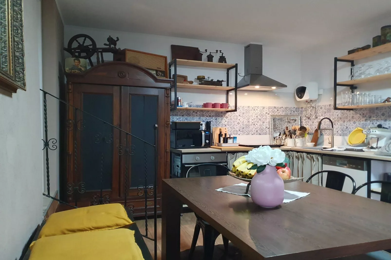 Bright and Sunny Apartment with Terrace - Two Bedroom Apartment with Terrace-Kitchen
