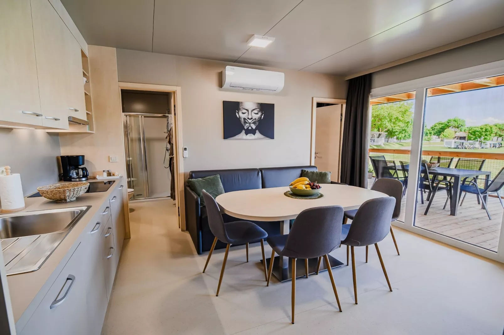 Lakeside Luxury Retreat Mobile Homes with Thermal Riviera Tickets - Three Bedroom Mobile Home 15\/020-Dining room
