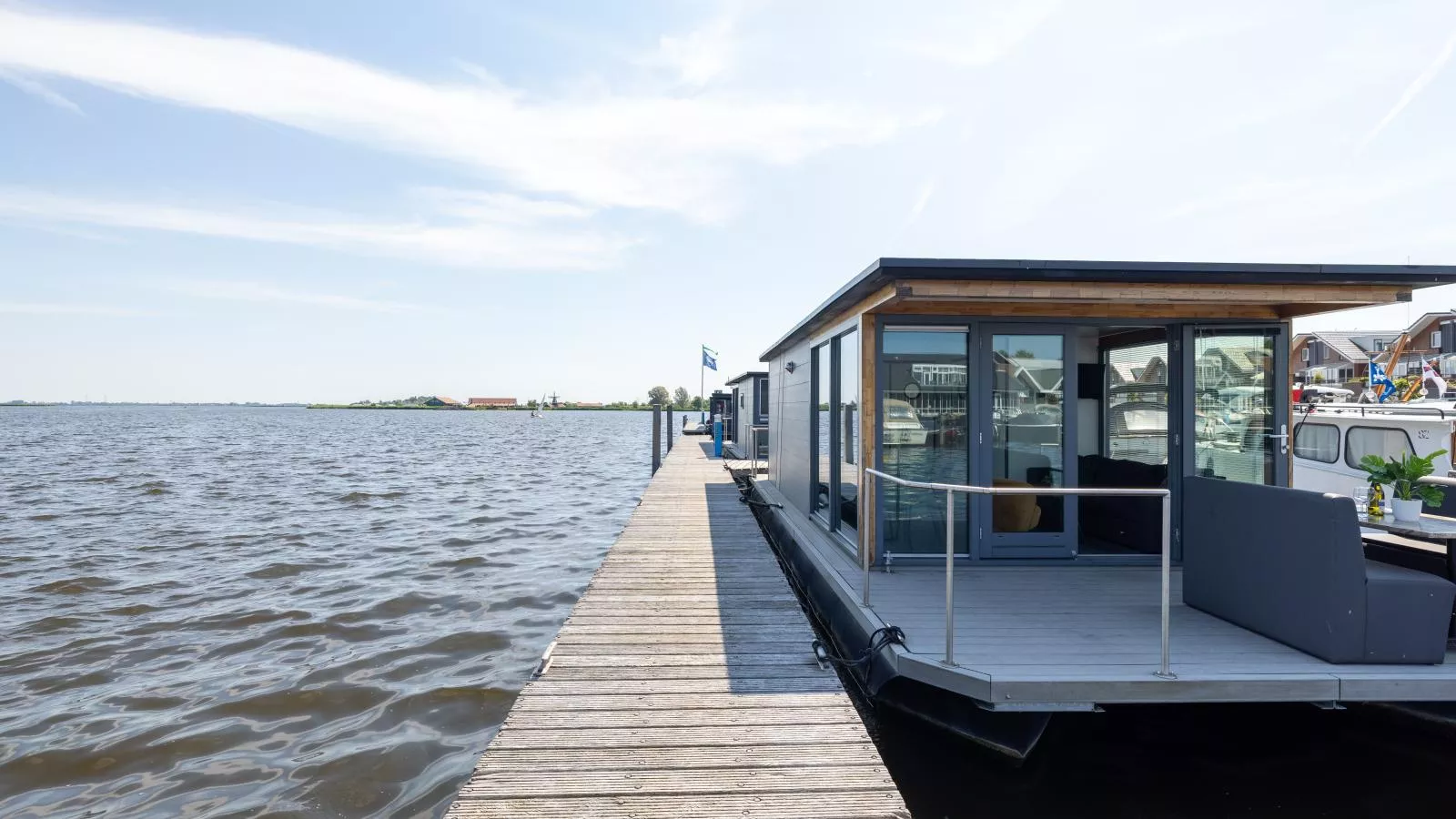 Tiny houseboat Uitgeest I-Außenbereich Sommer