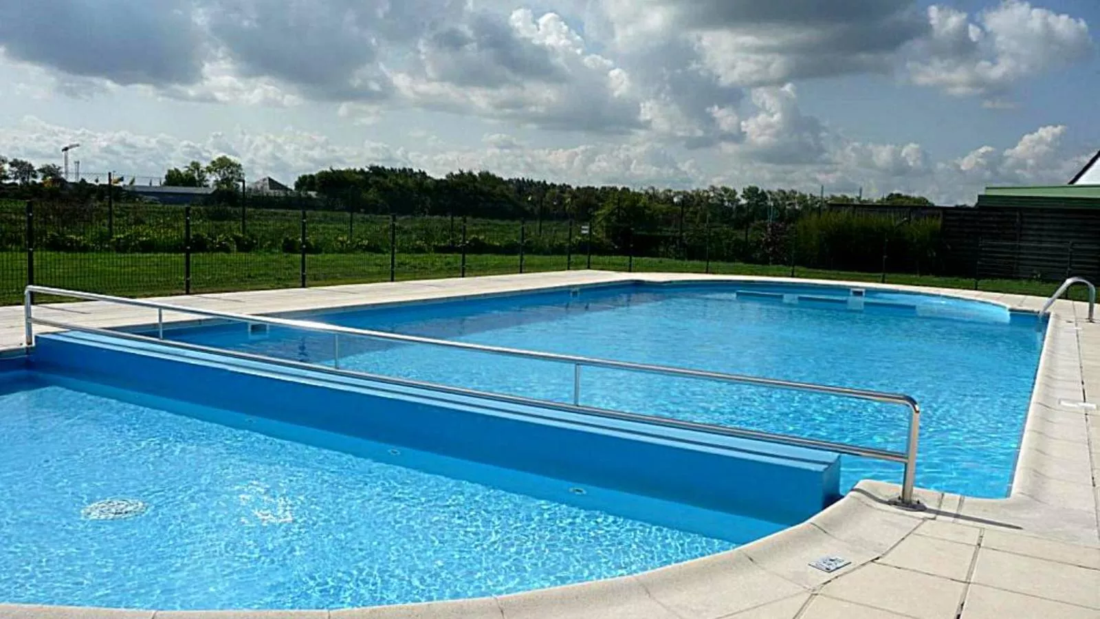 Nieuwendamme 108-Schwimmbad