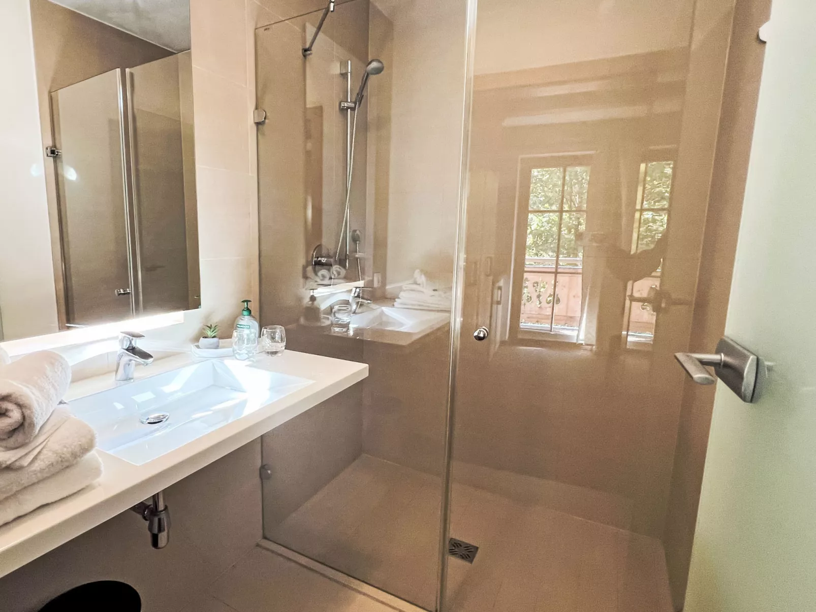 Cheeky Apartment-Inside