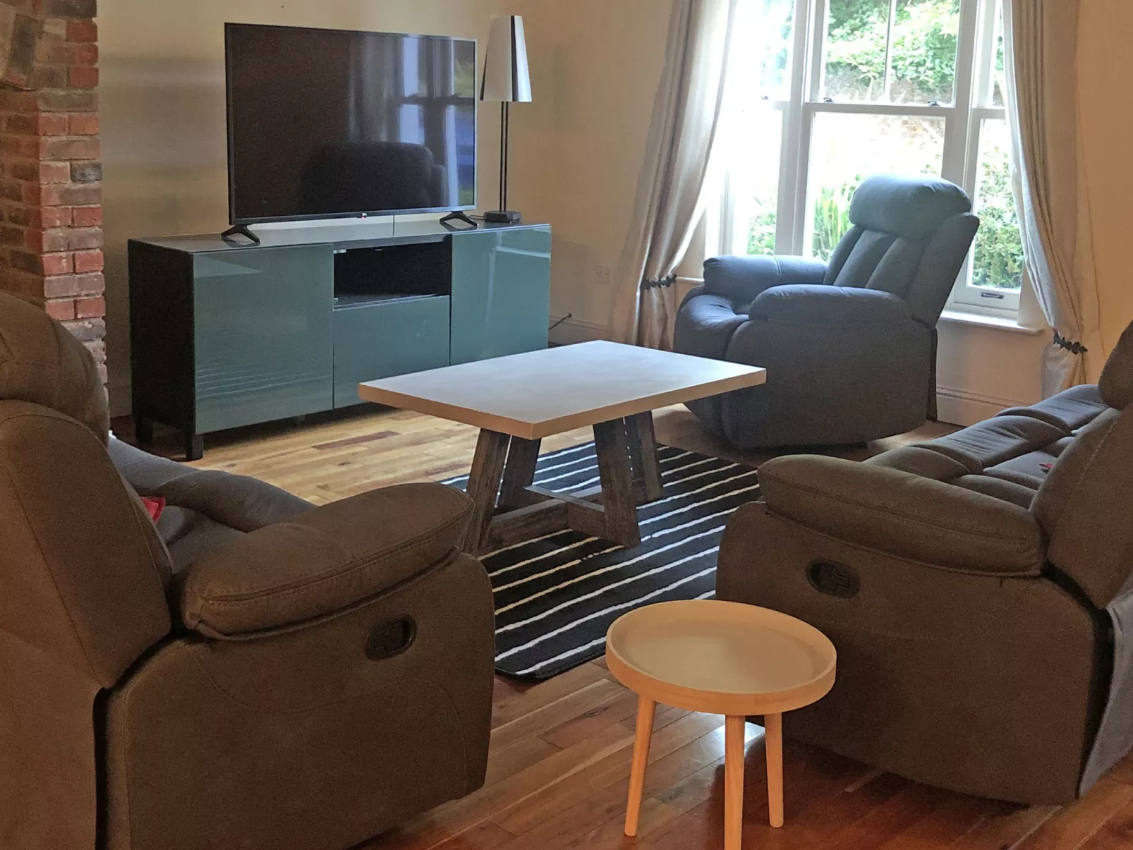 Courtyard HC No 8-Drinnen