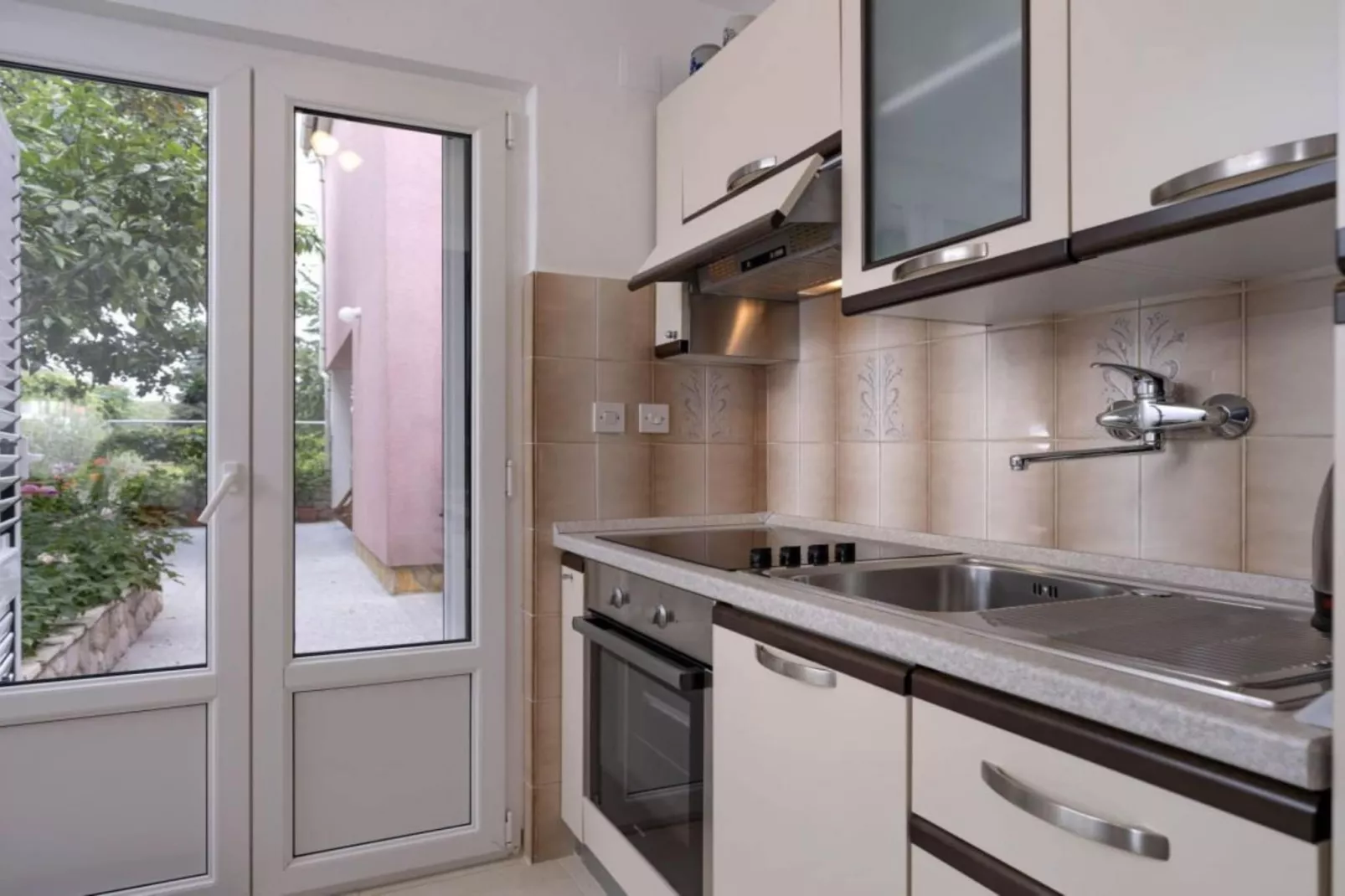 One Bedroom Apartment with Terrace 5-Küche