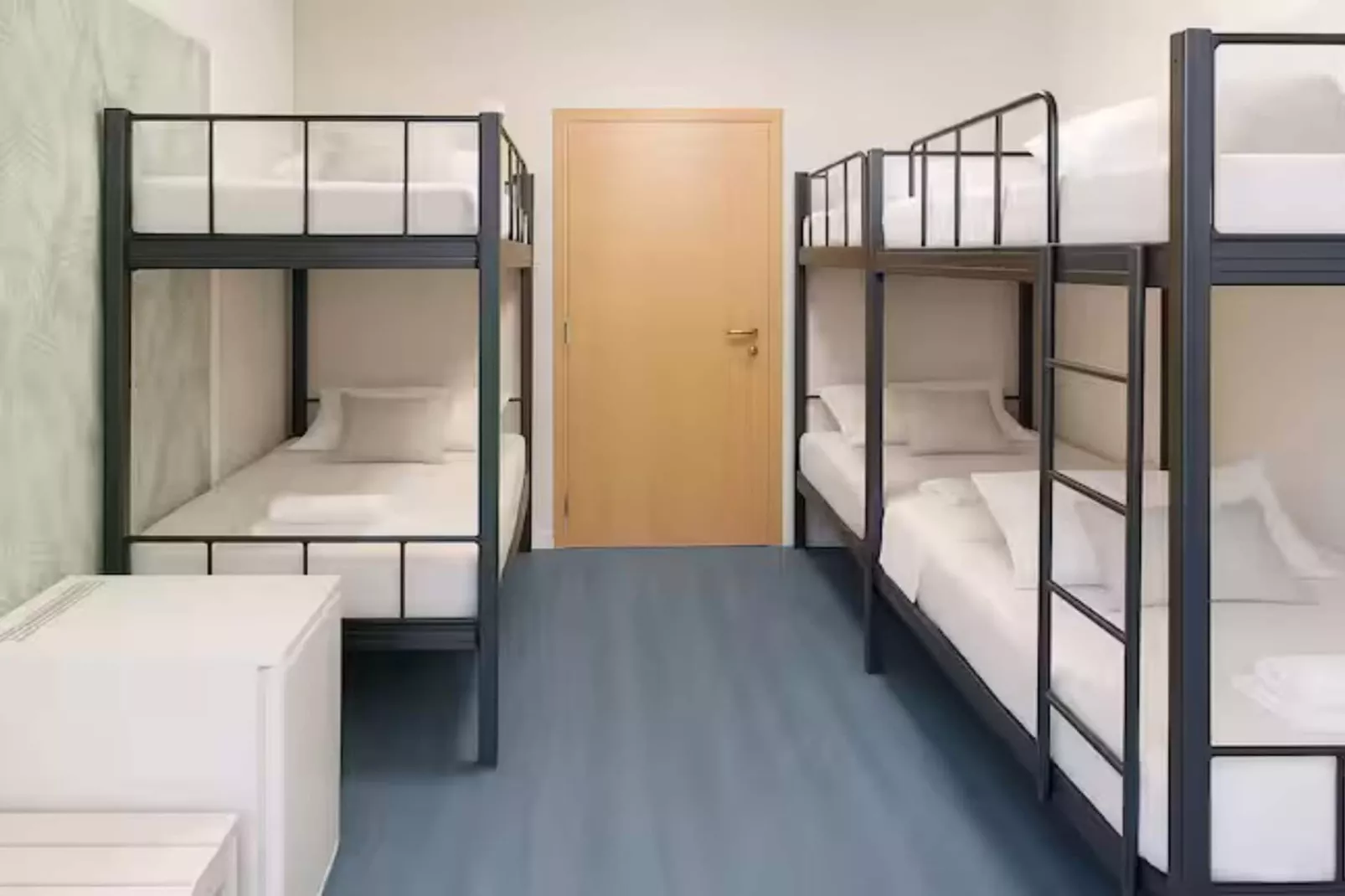 Six-bed room 2-Bedroom