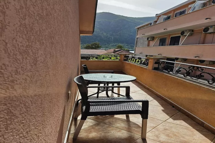 Chic & Sleek Apartments in Kotor - One Bedroom Apartment with Balcony and Partial Sea View - Attic (5)-Terrace balcony