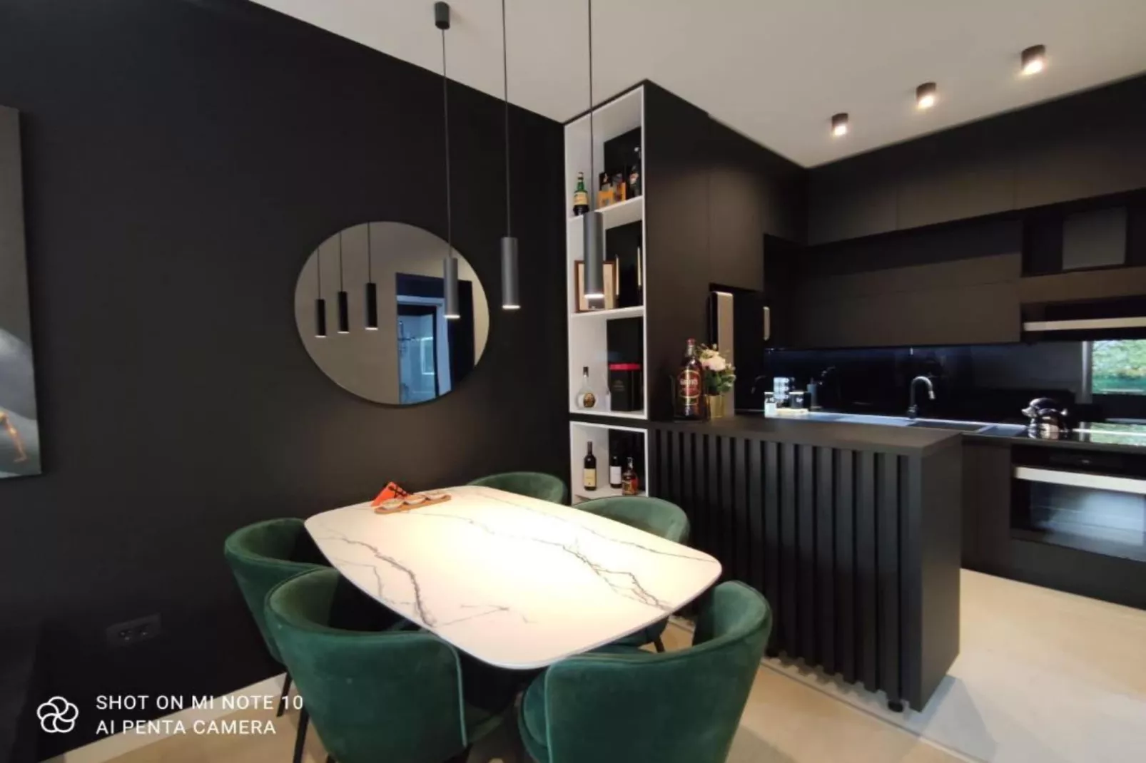 Heritage Haven – Luxurious Apartment in City Center - One Bedroom Apartment - Cuisine