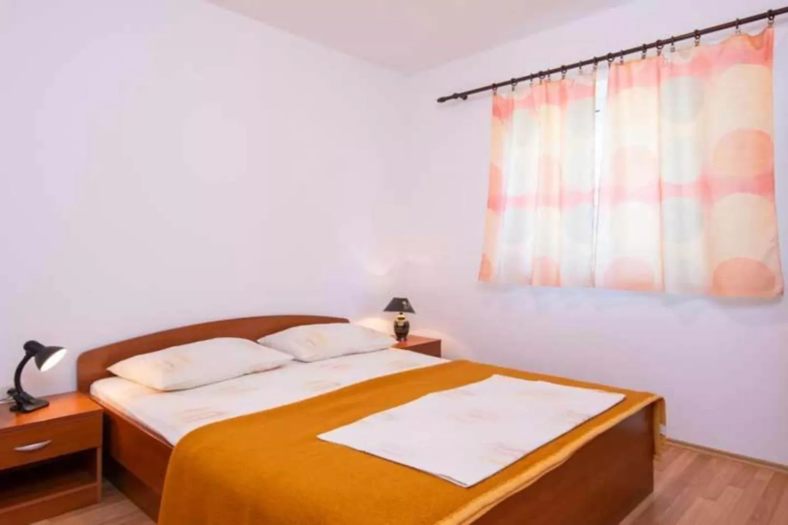 Spacious and Cozy Seafront Apartments - One Bedroom Apartment with Terrace and Sea View