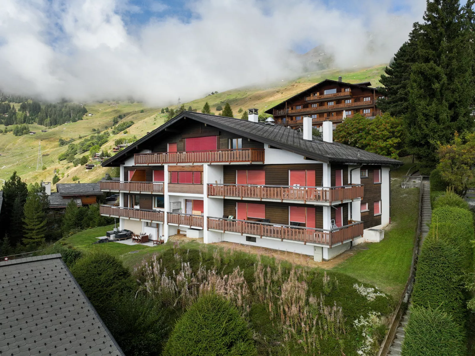 Soleil des Alpes-Outside