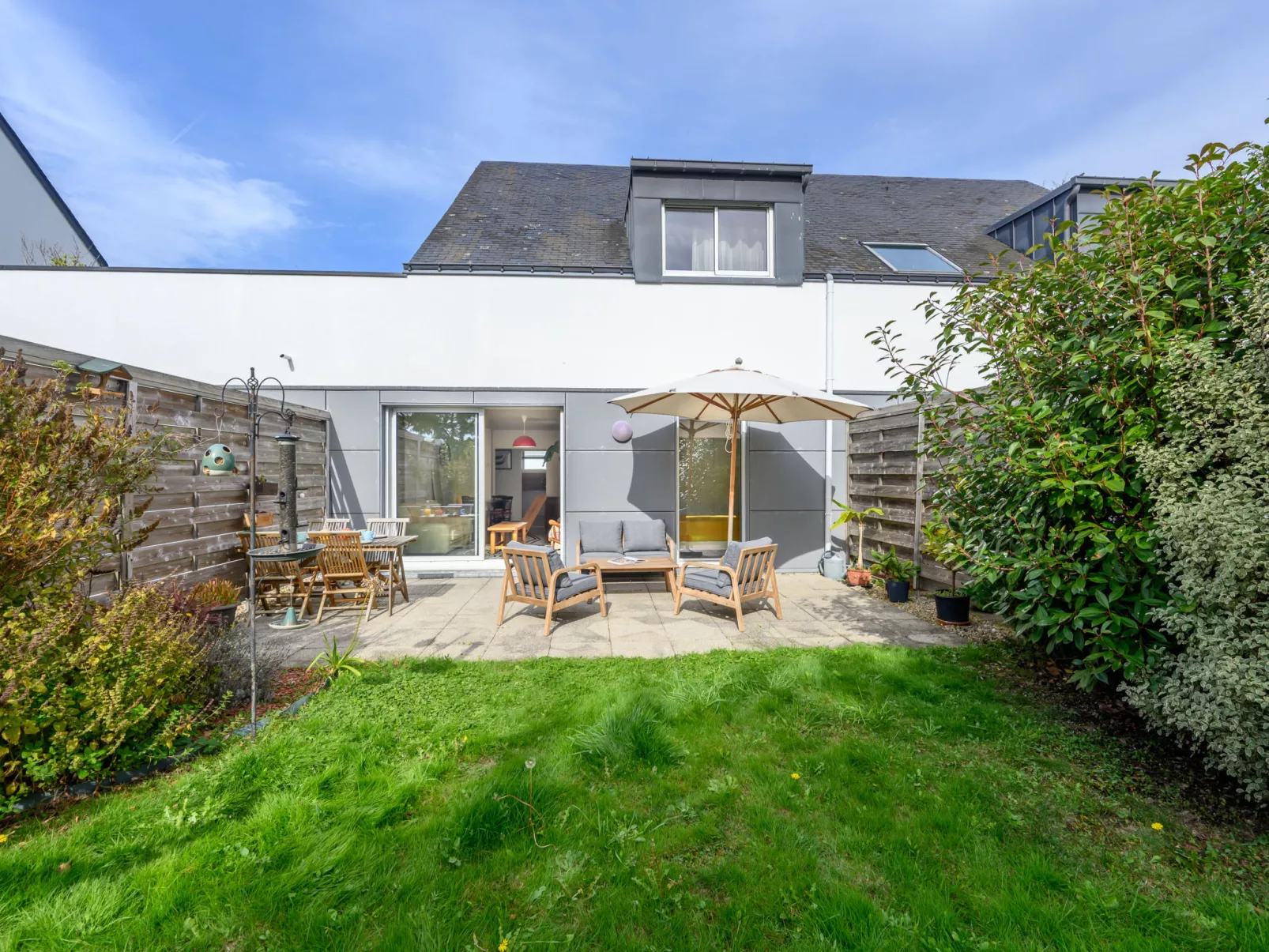 Le nid du Golfe-Outside