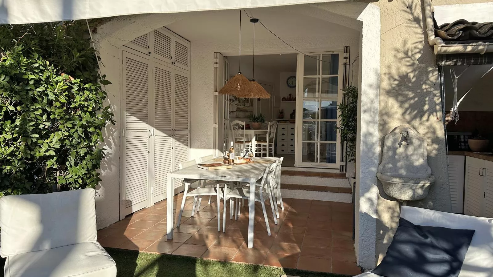 Arlore-Jardins en été