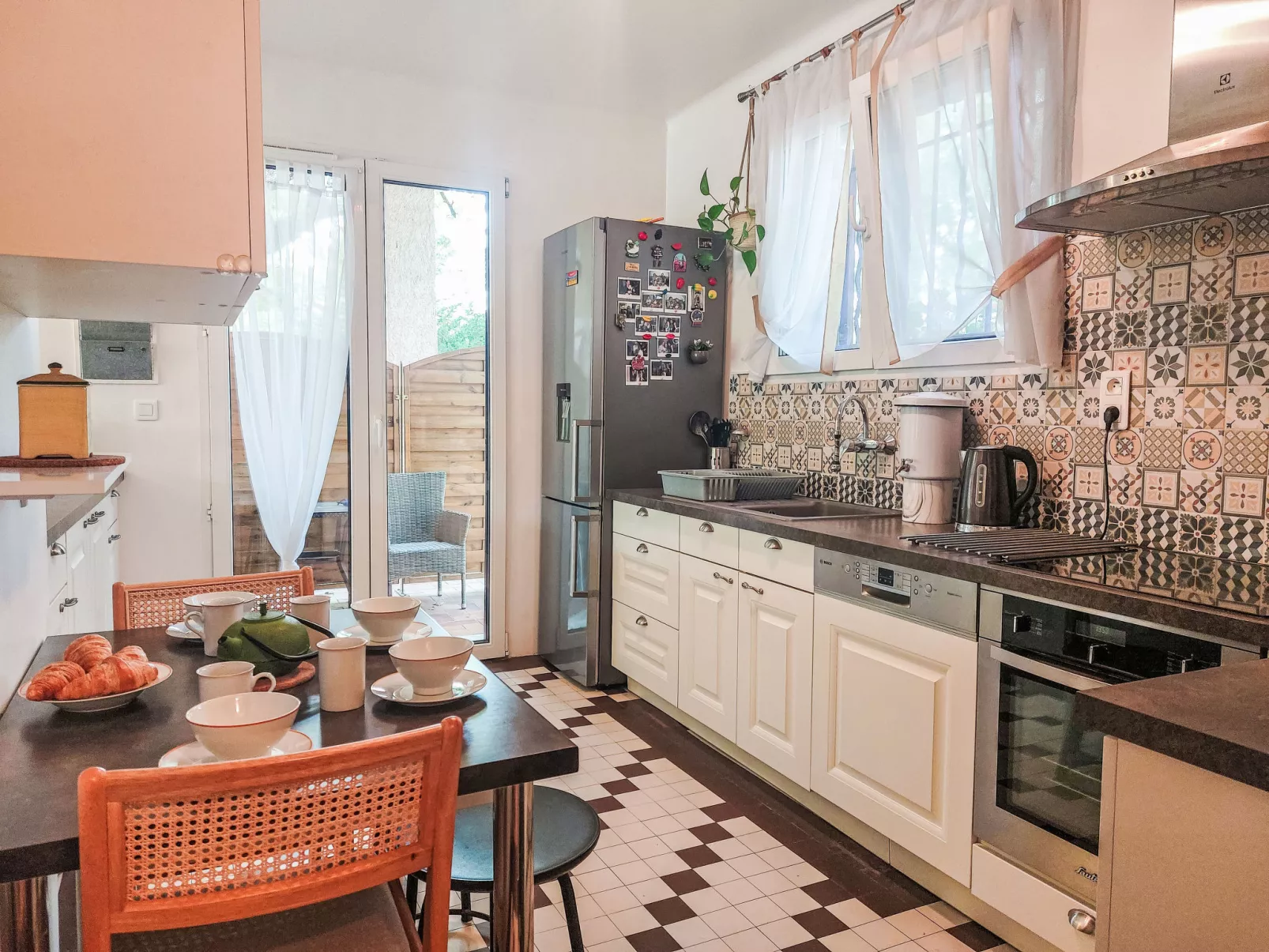 Les Pierres Fleuries-Inside