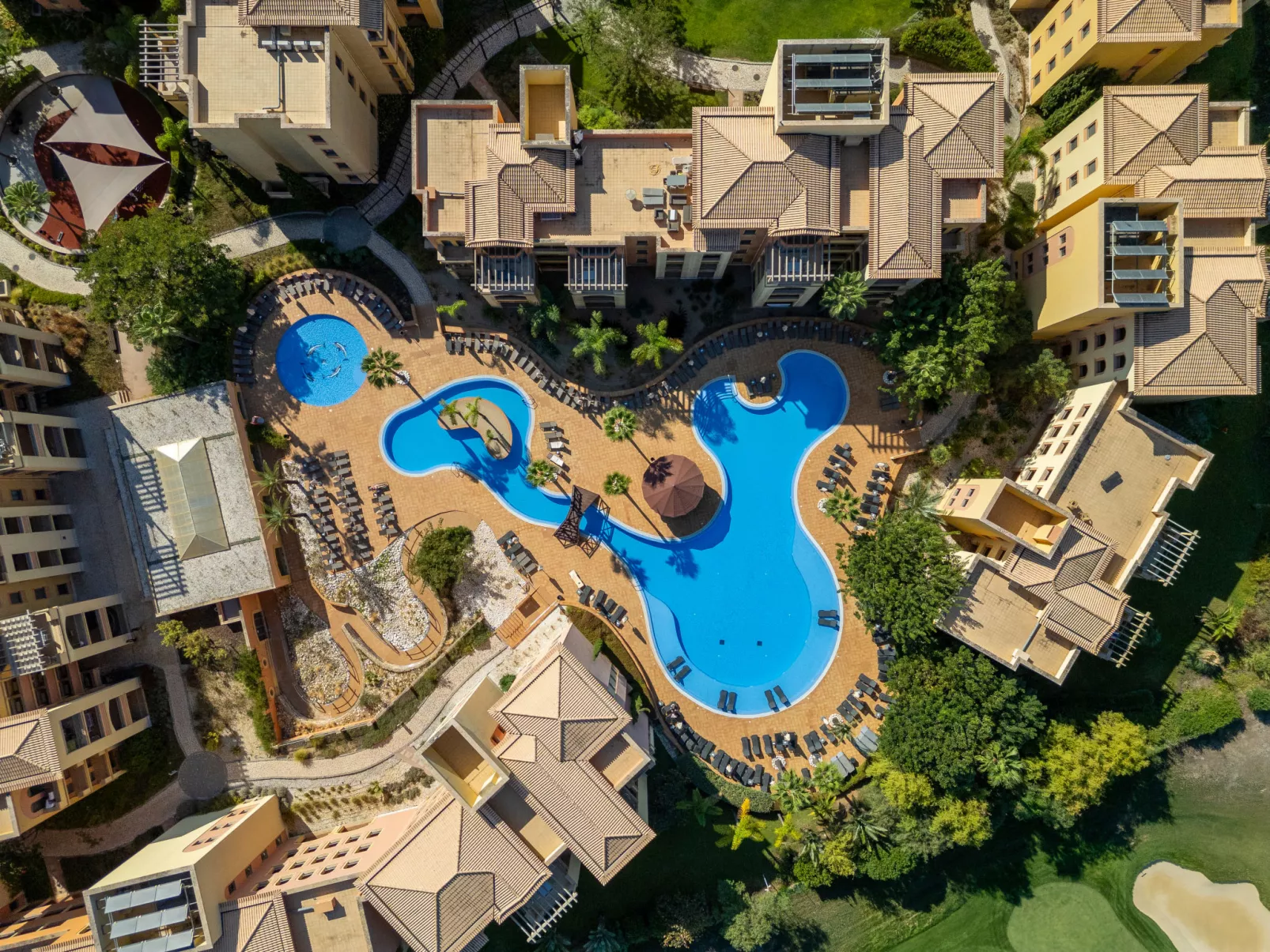 The Residence at Victoria-Outside