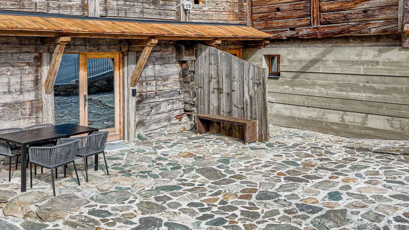 Raneburg 4 Stallhaus