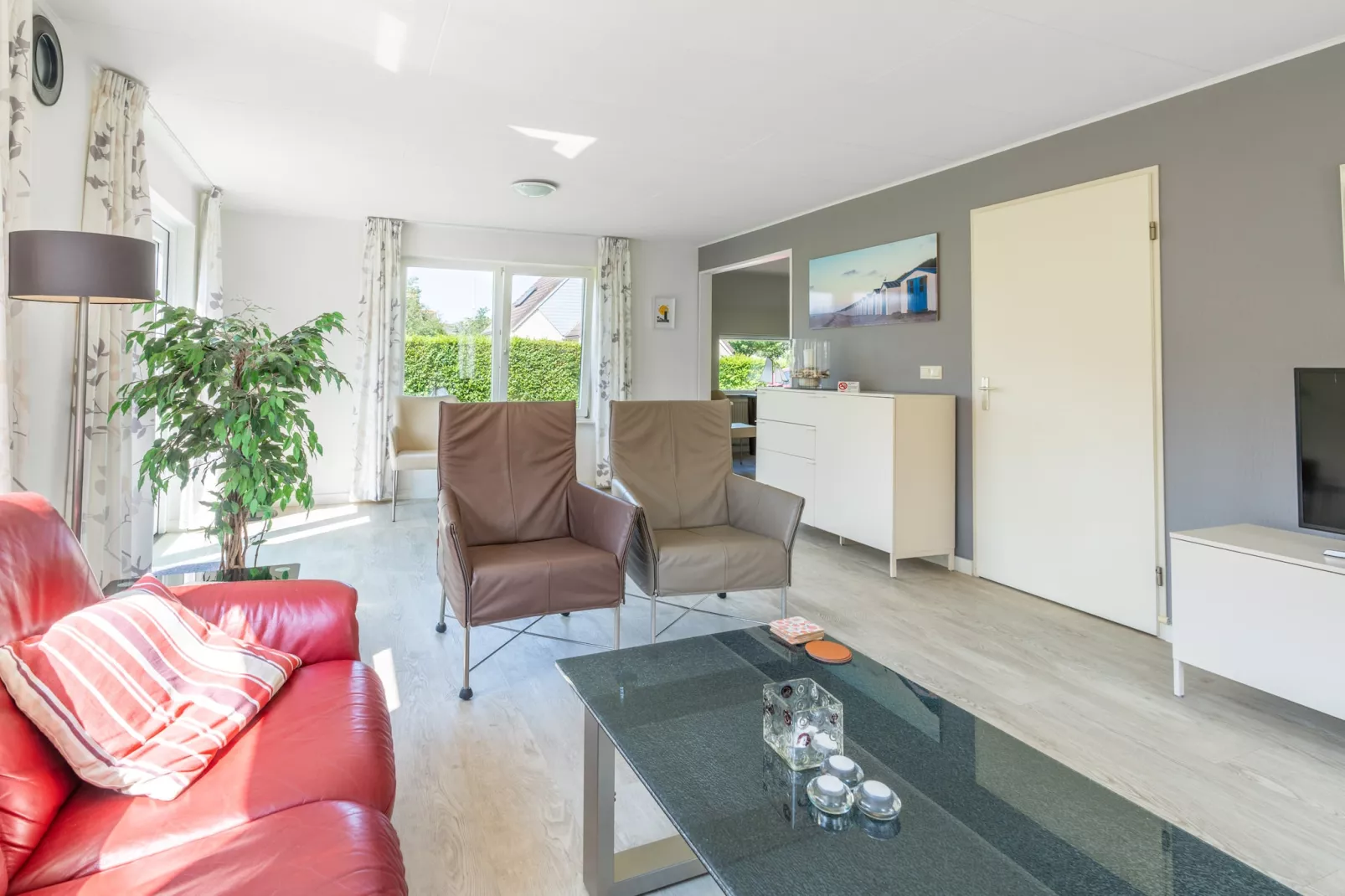 Kamperfoelie 77-Salon