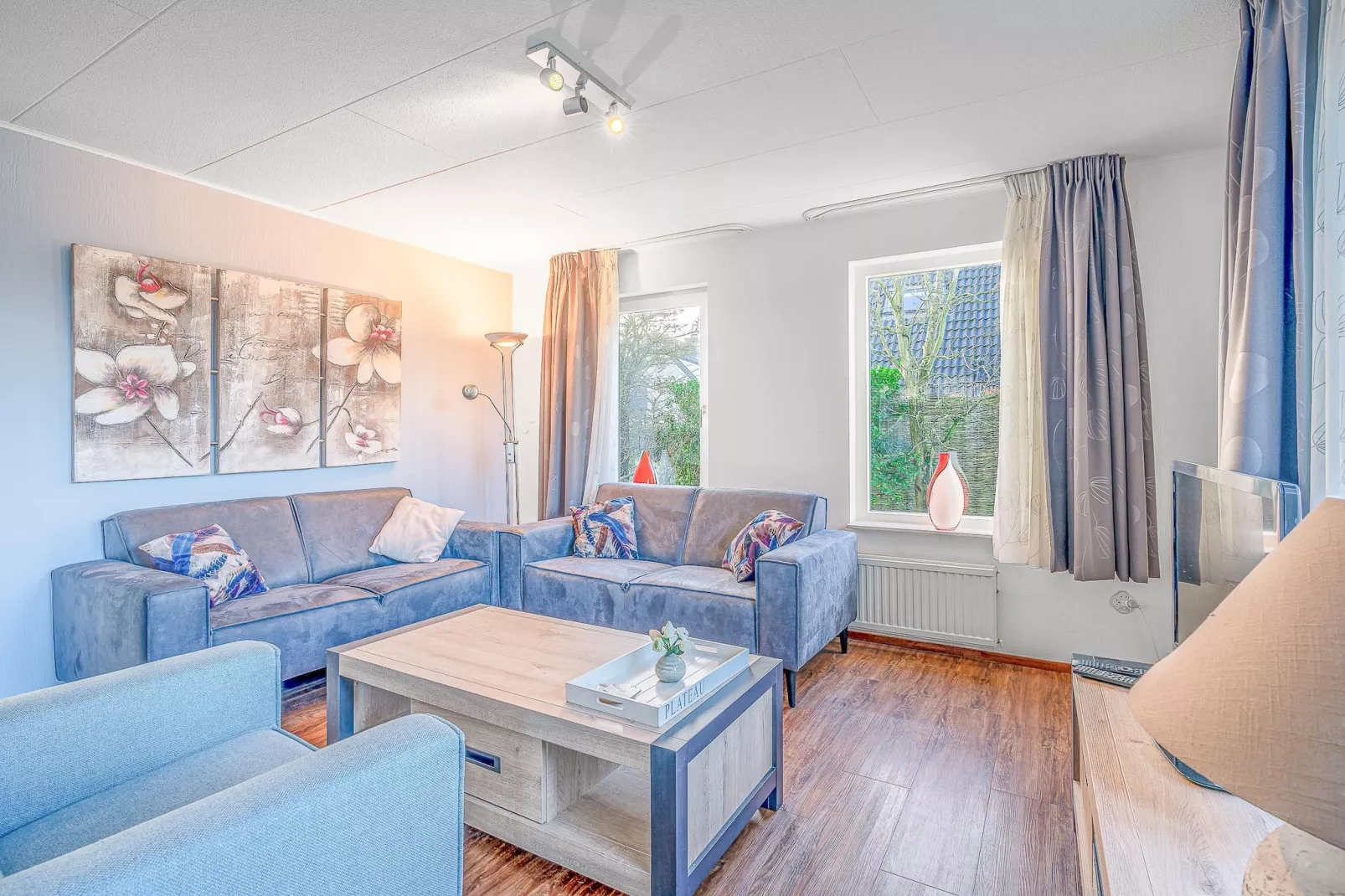 Kamperfoelie 51-Living room