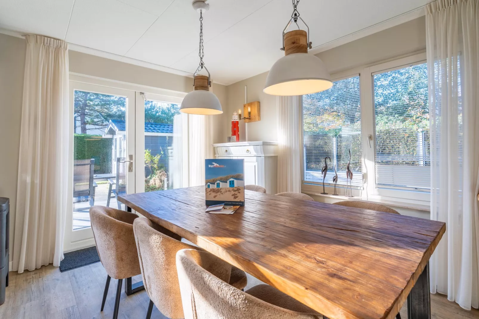 Kamperfoelie 57-Living room