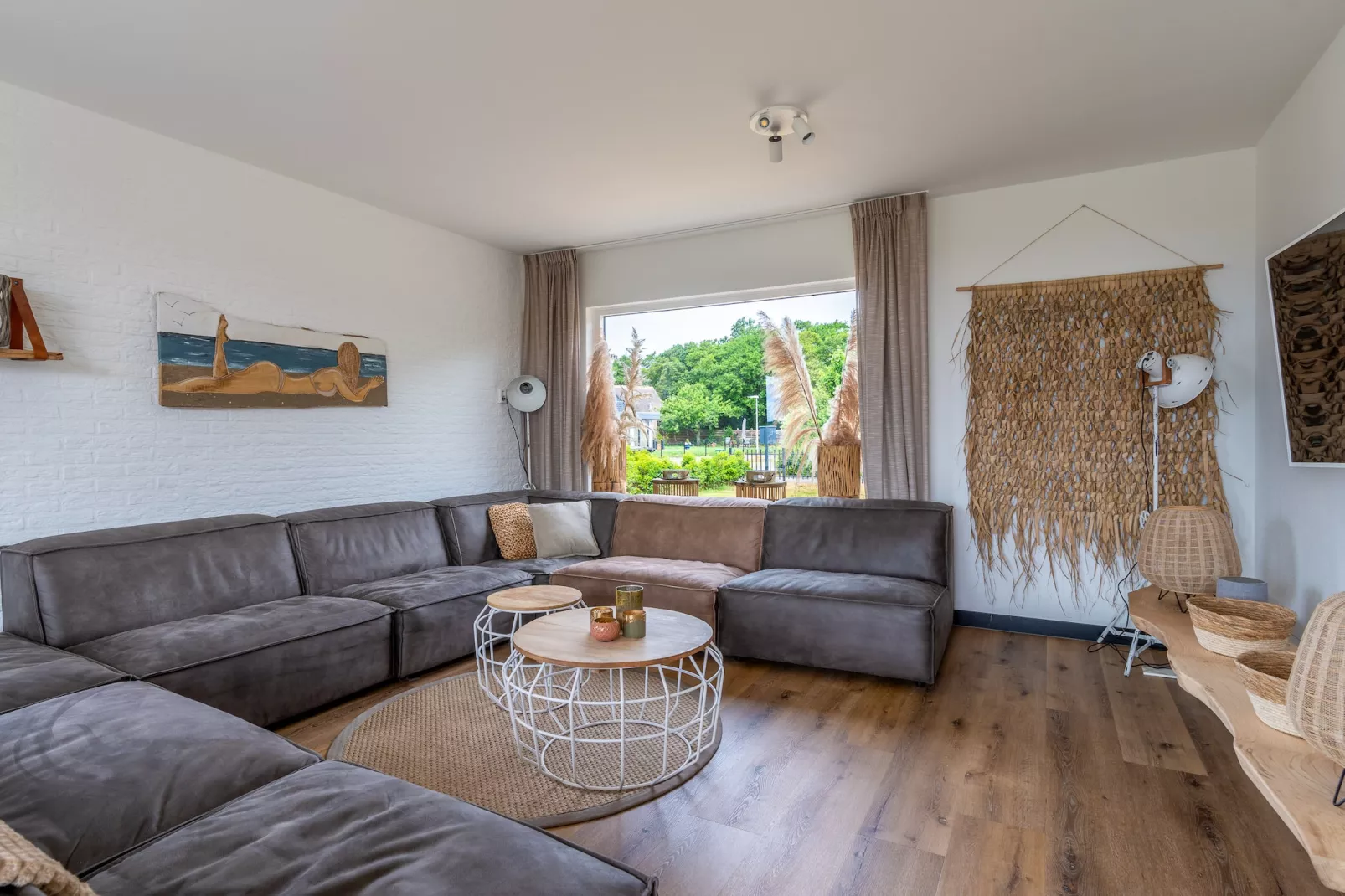 Orchismient 17-Living room