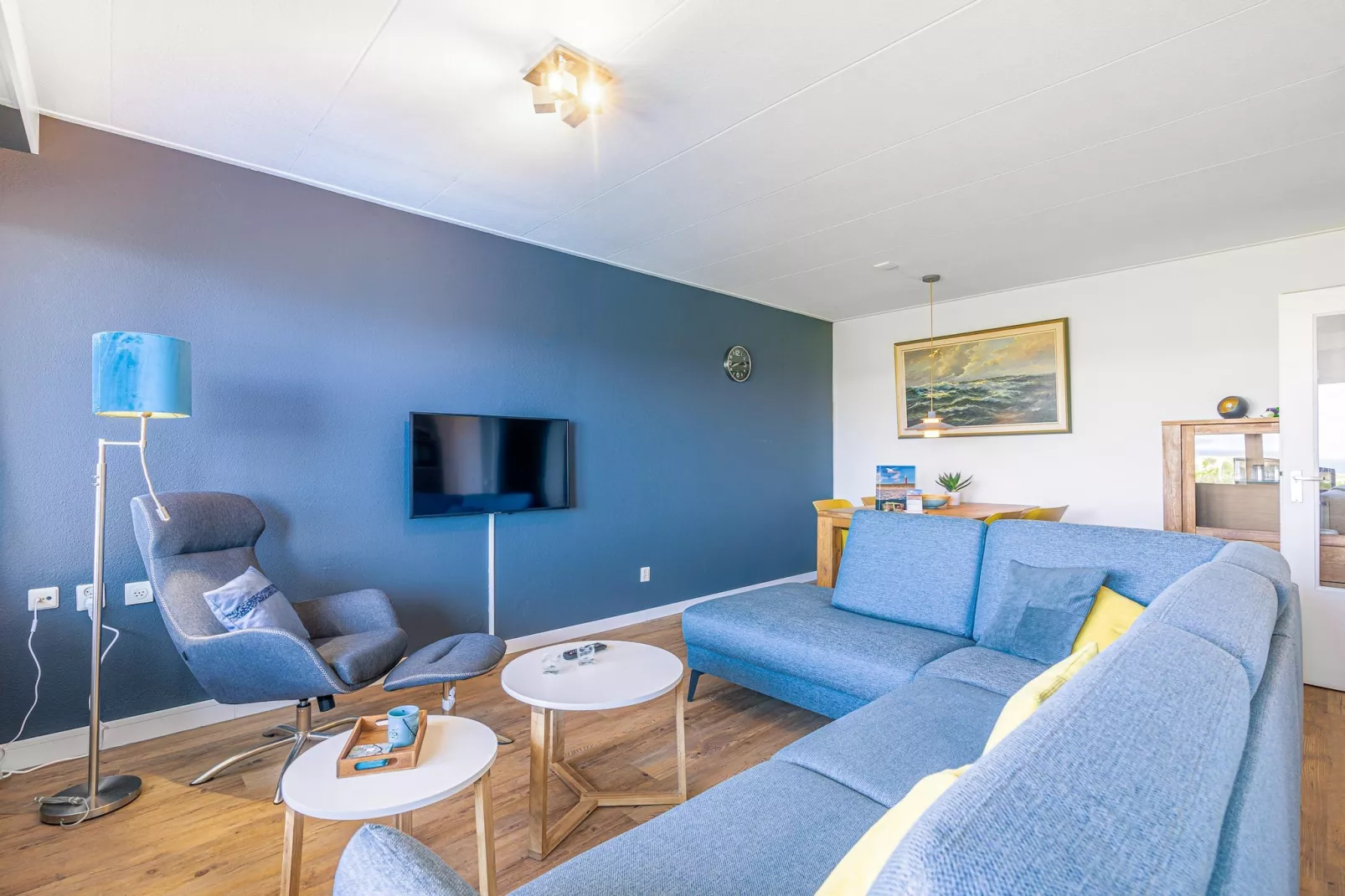 Juliana 060-Living room