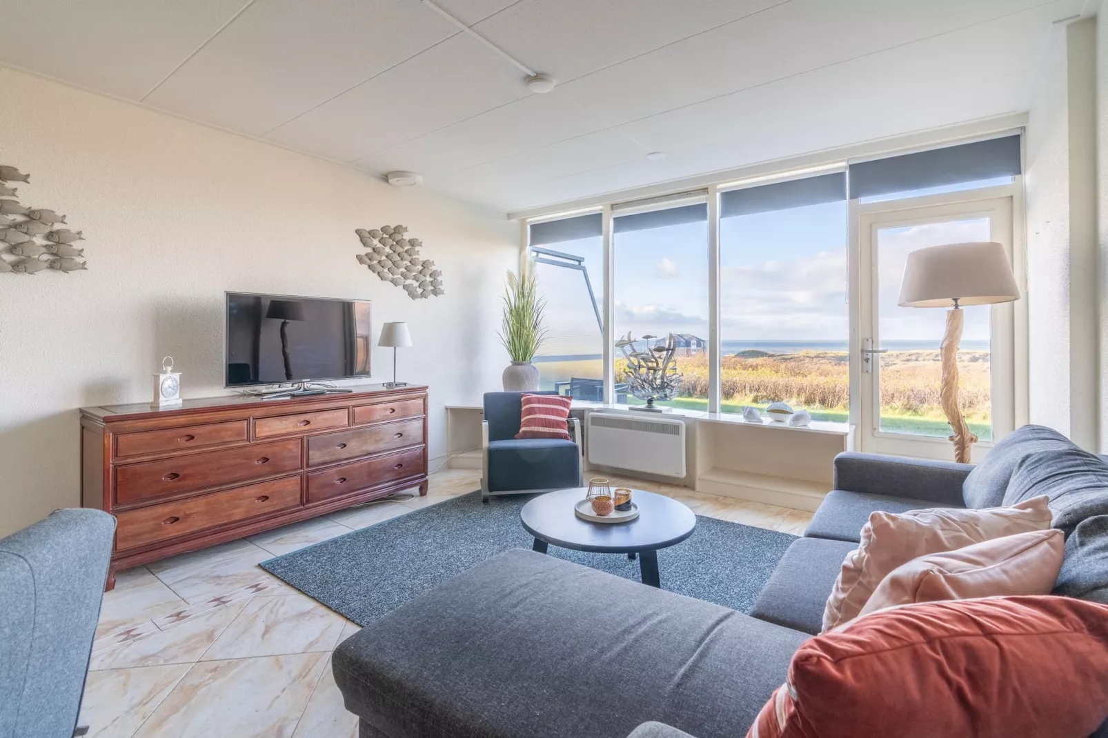 Juliana 064-Living room