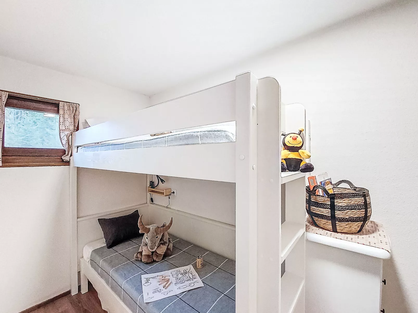 L'aiguille noire-Dedans