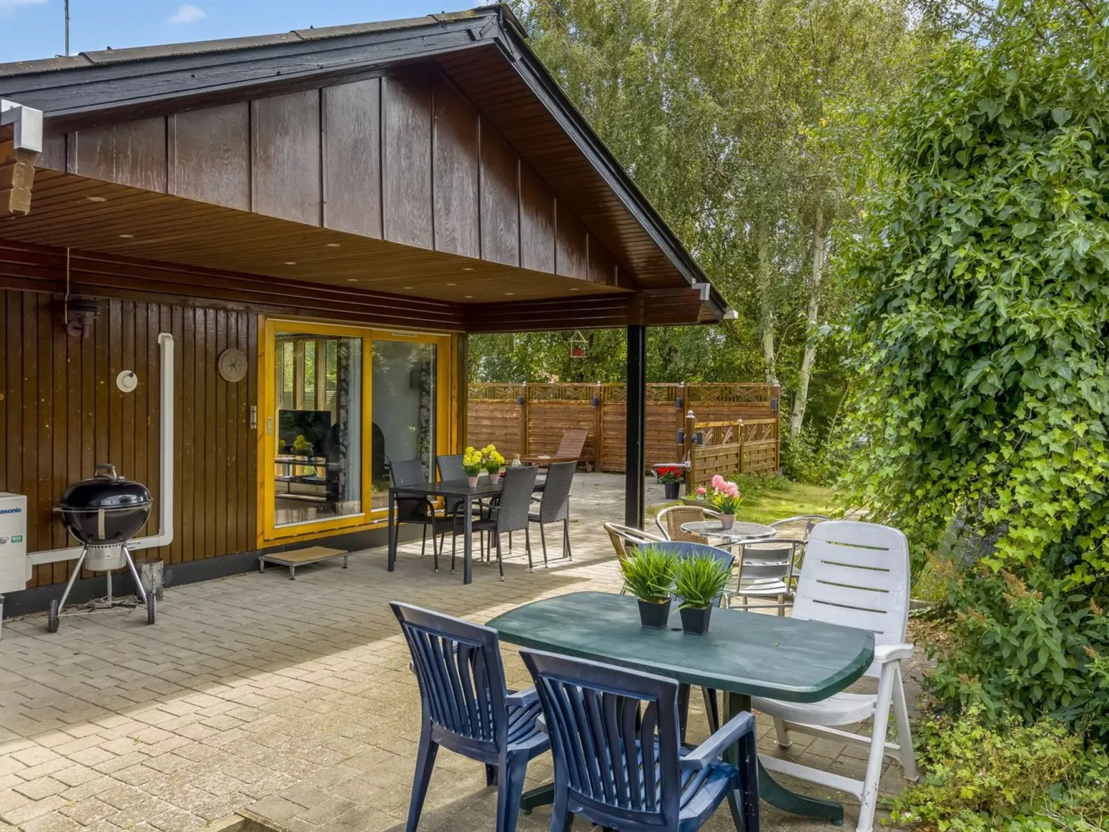 "Naema" - 500m from the sea-Outside