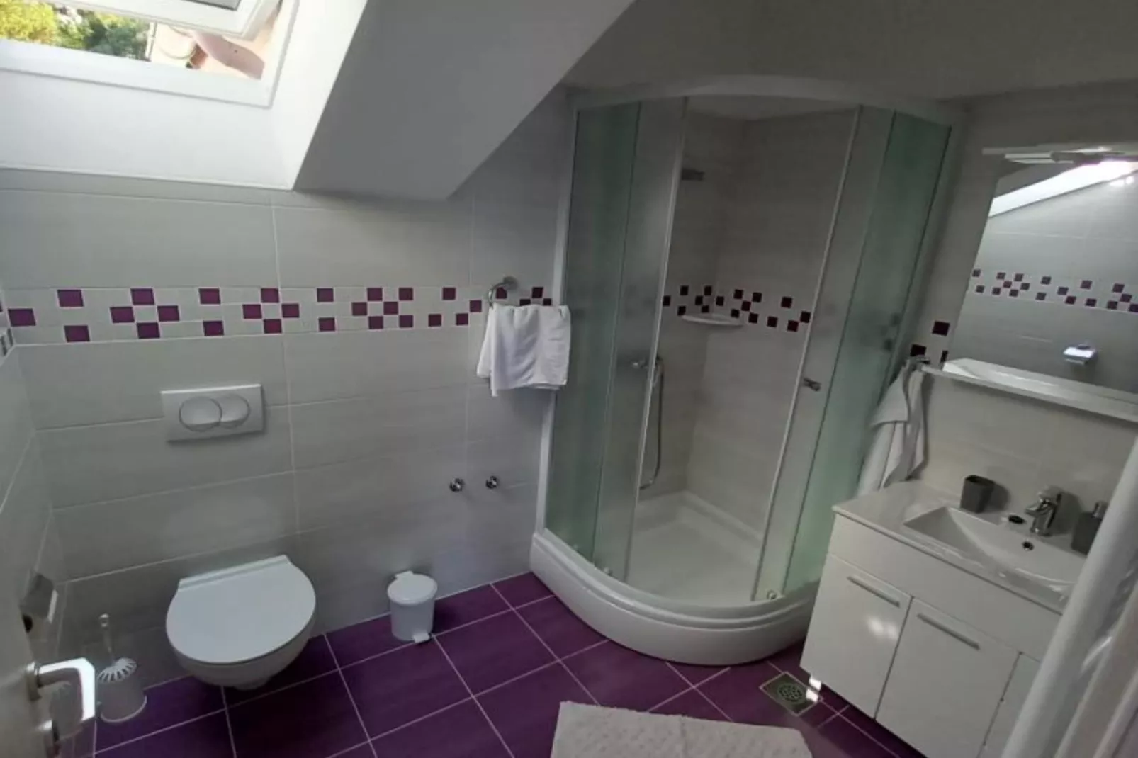 Superior One Bedroom Apartment with Balcony and Sea View-Salle de bain