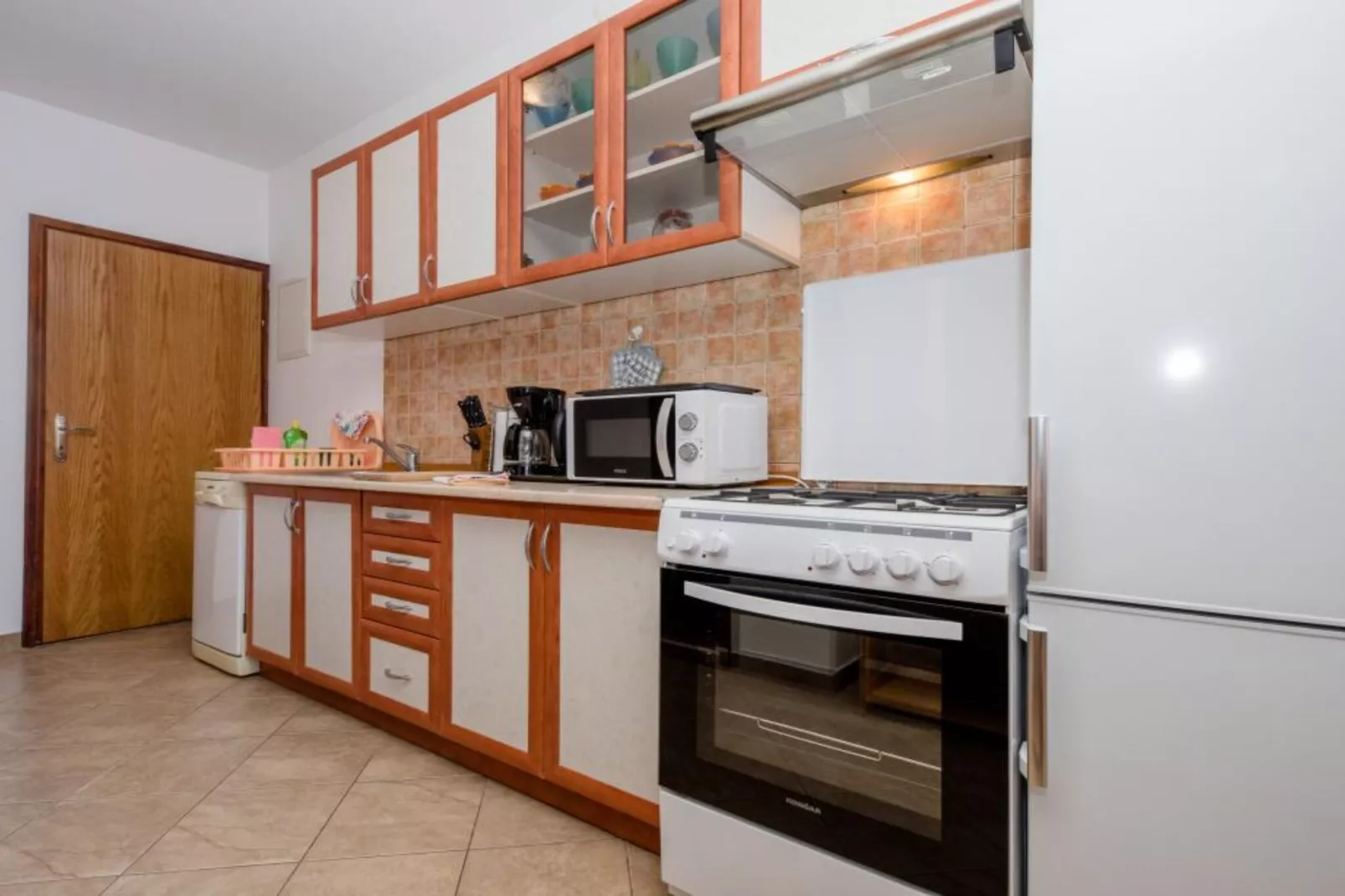 Two Bedroom Apartment with Terrace 1-Kitchen
