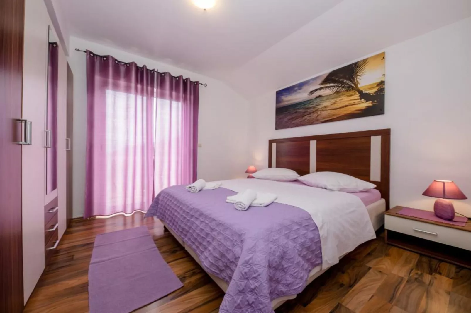 Three Bedroom Apartment with Terrace 2-Bedroom