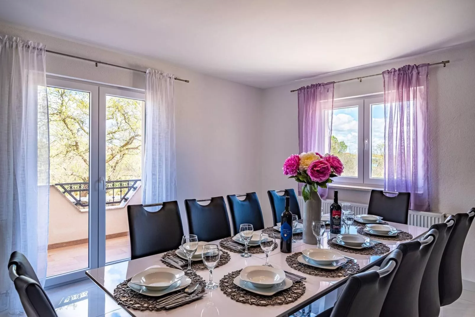 Luxury Villa Escape-Dining room