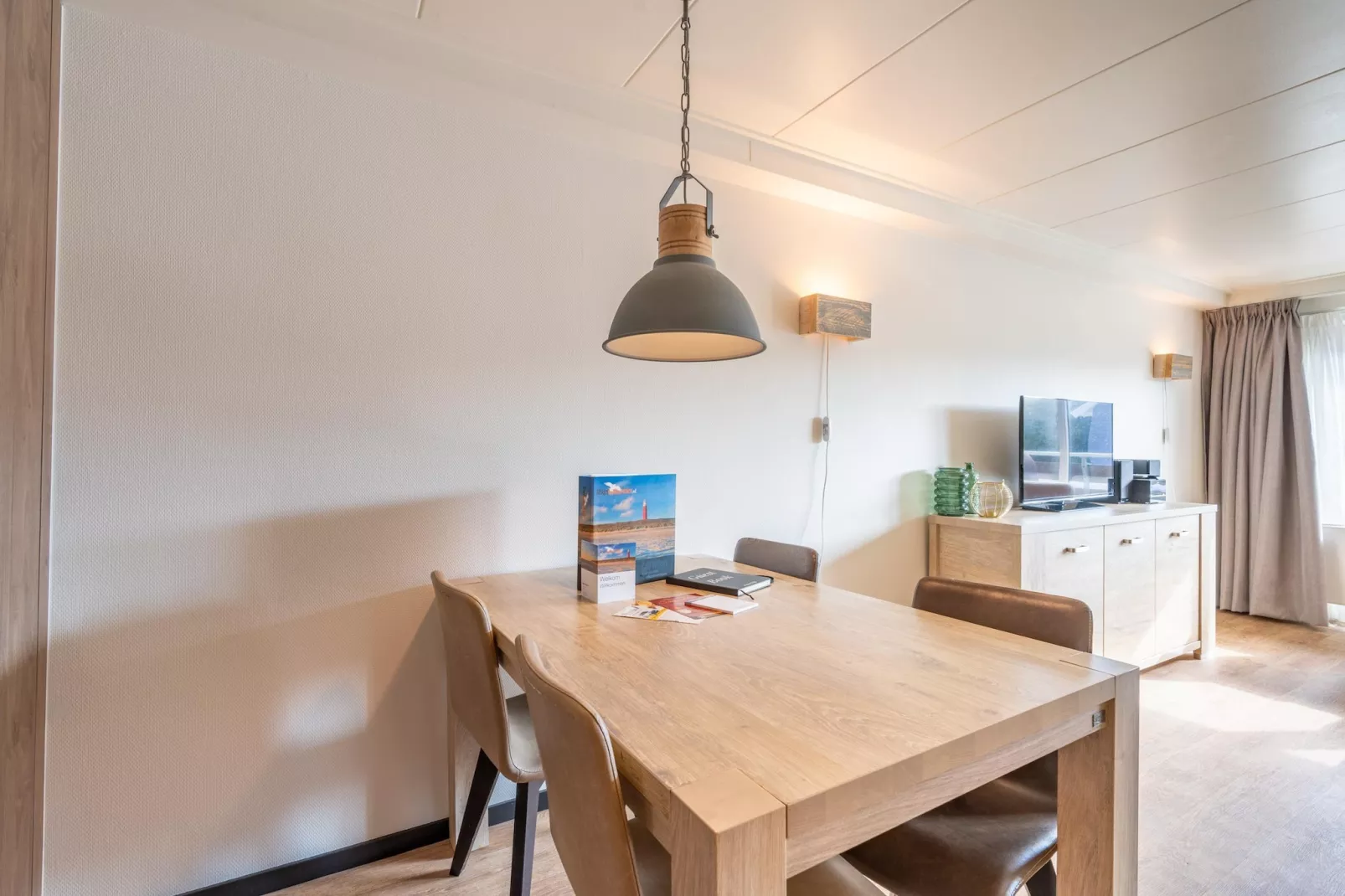 De Anna 218 - Zee-Dining room