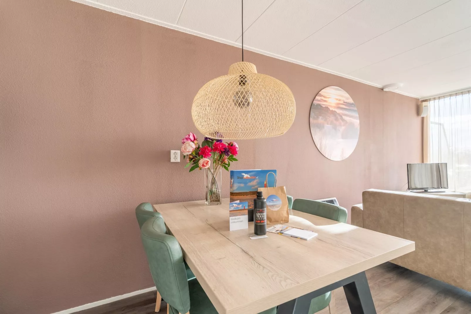 Juliana 074-Dining room