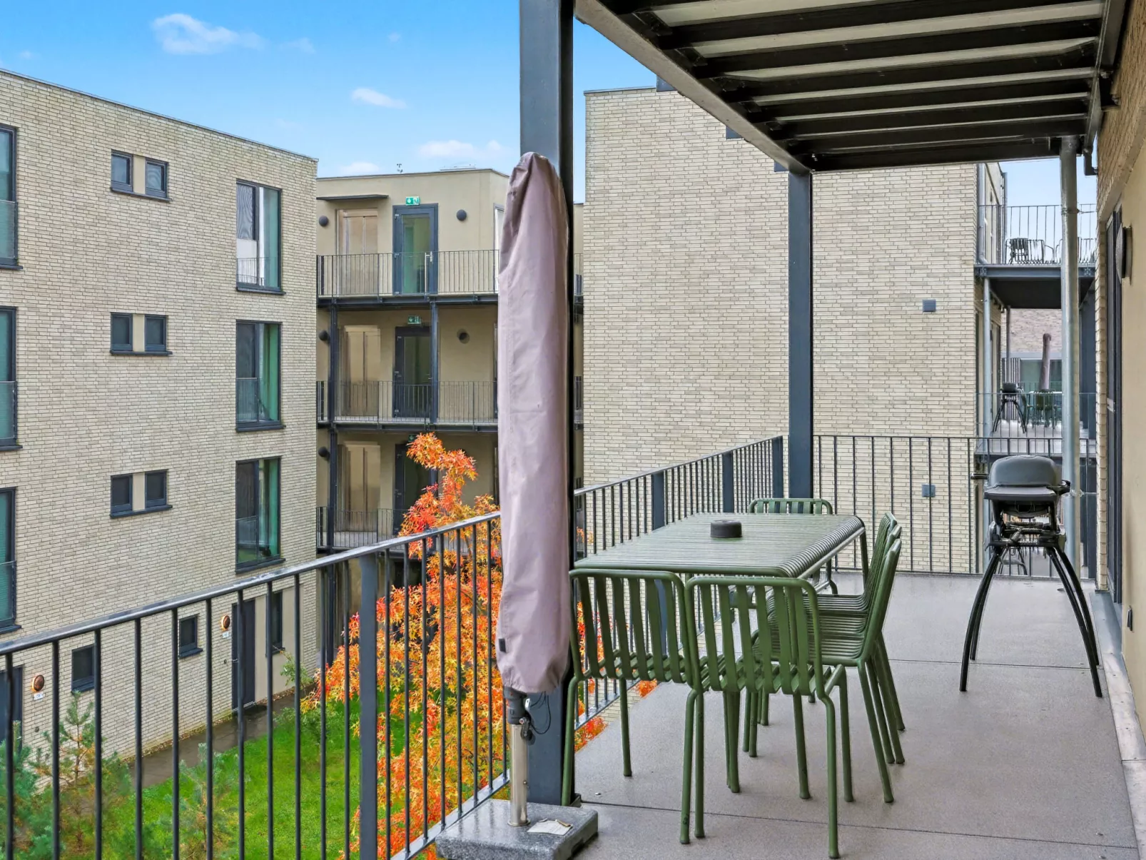 Penthouse Imort (654) - Outside