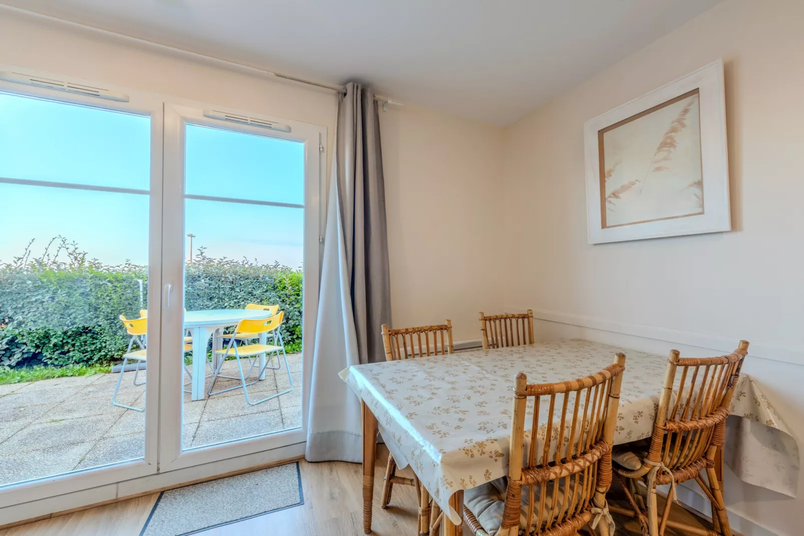 T. de Pentrez N°10 - 2P4-Esszimmer