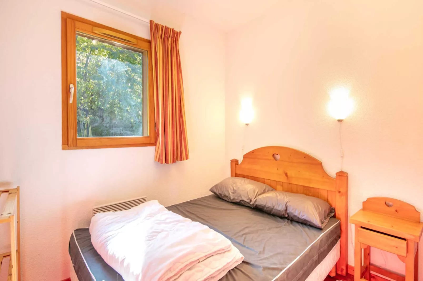 C. Ramoure A N°205 - 2P6-Chambre