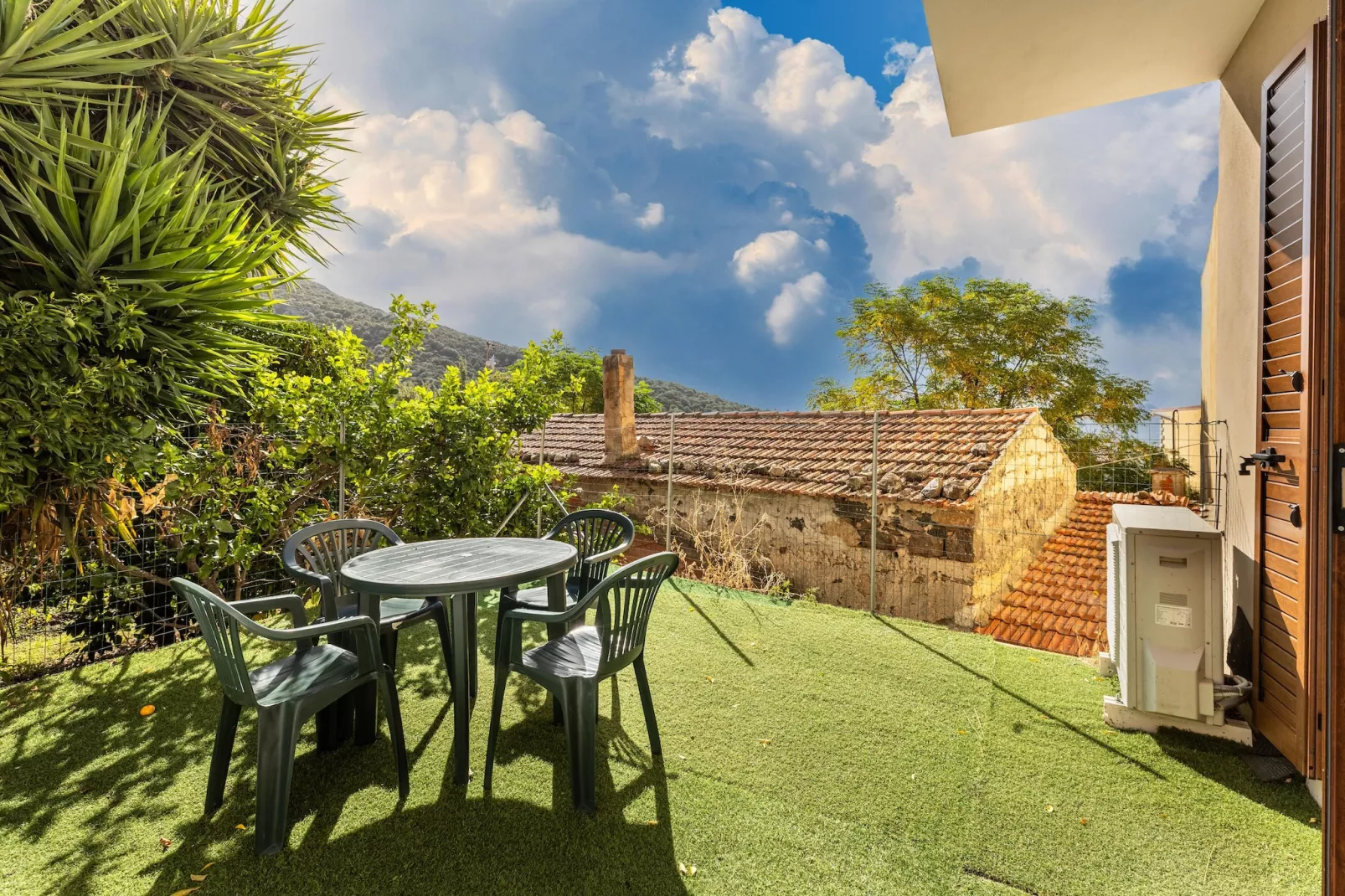 TRILO 2 MAREBLU PT-Gardens in summer