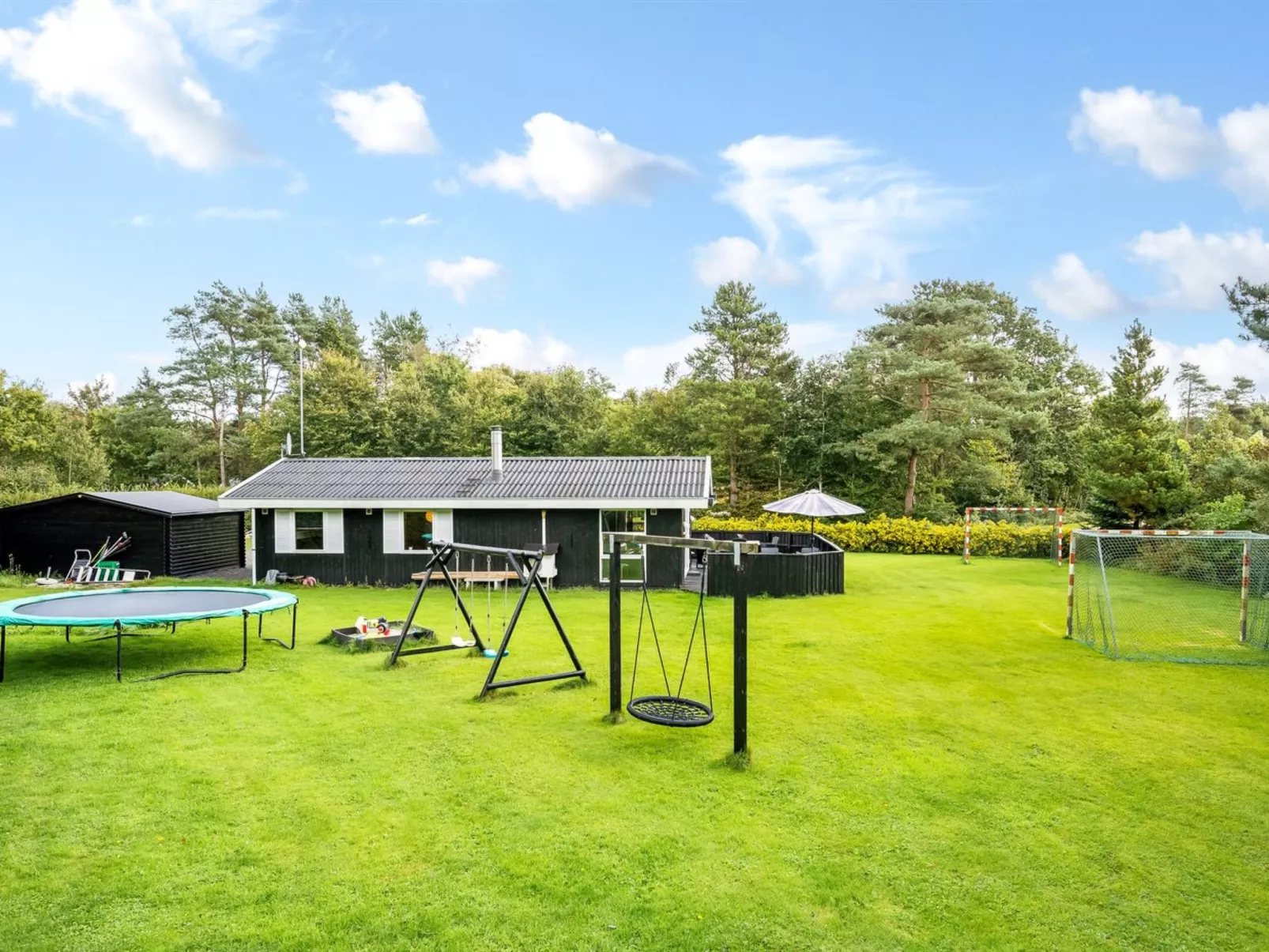 "Vilhelm" - 10km from the sea-Outside