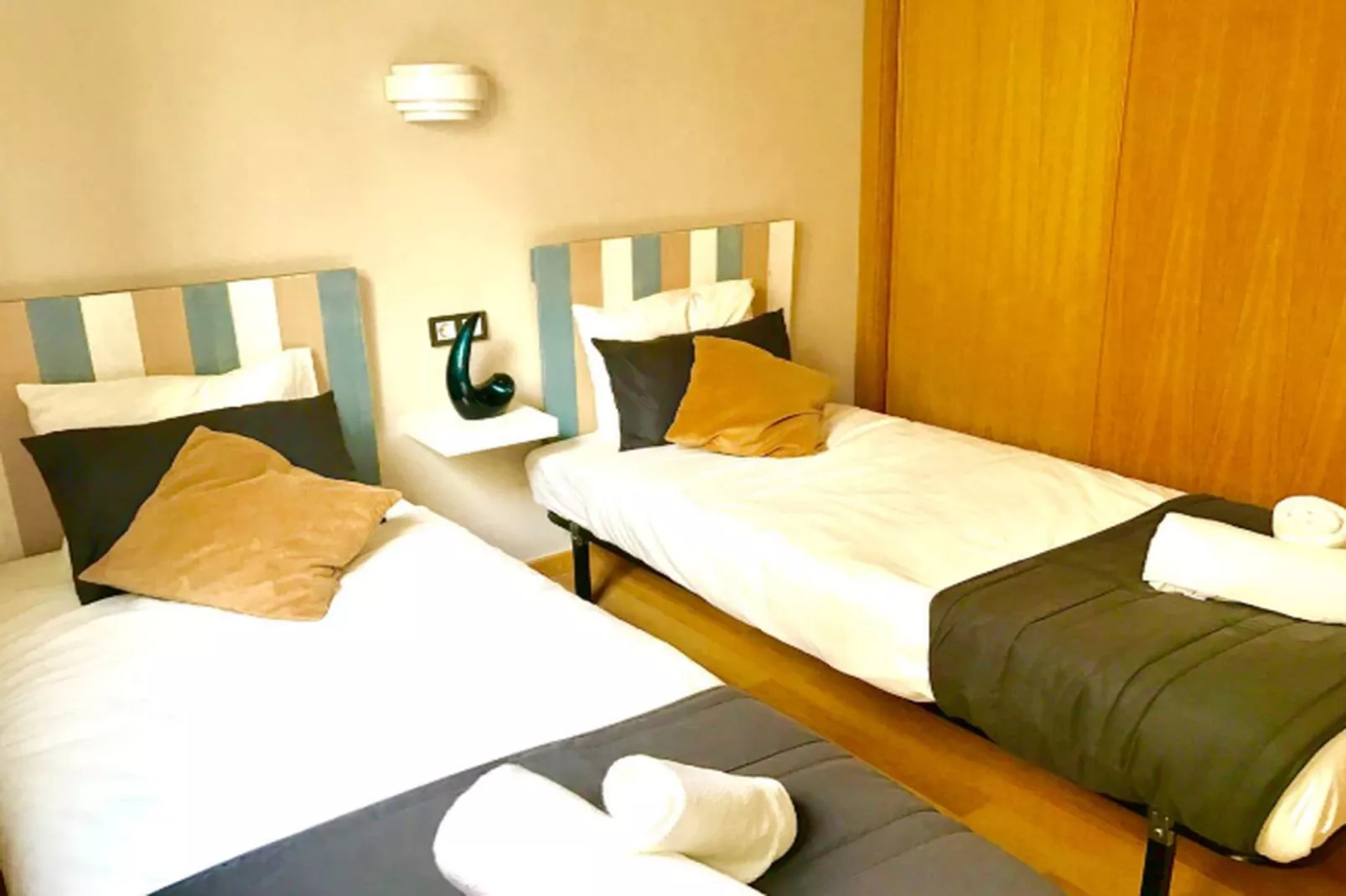 CT 377 - Faro's Malaga Citycenter - Refino Apartment - Rooftop Pool-Bedroom